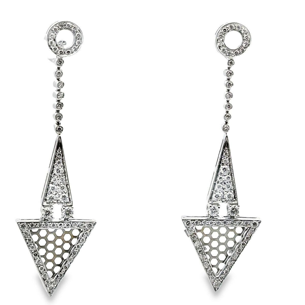 Moderne Boucles d'oreilles pendantes géométriques modernes en or blanc 18 carats avec diamants  en vente