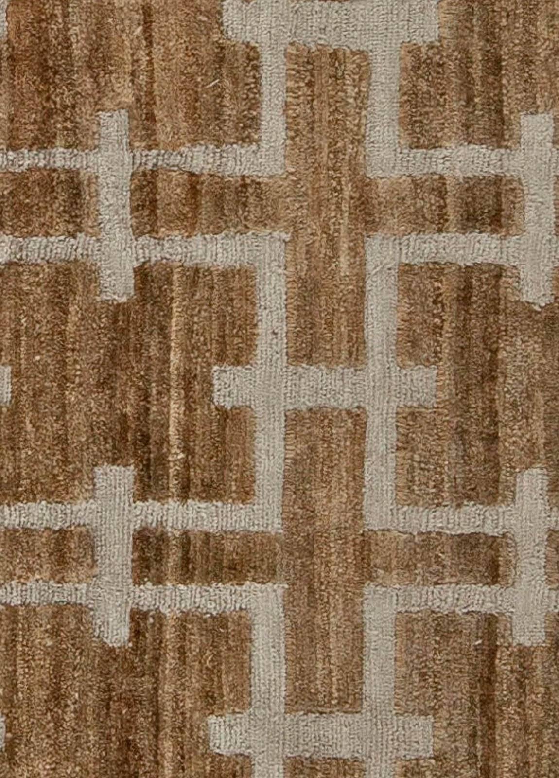 Modern geometric harvin handmade hemp and silk rug by Doris Leslie Blau.
Size: 4'3