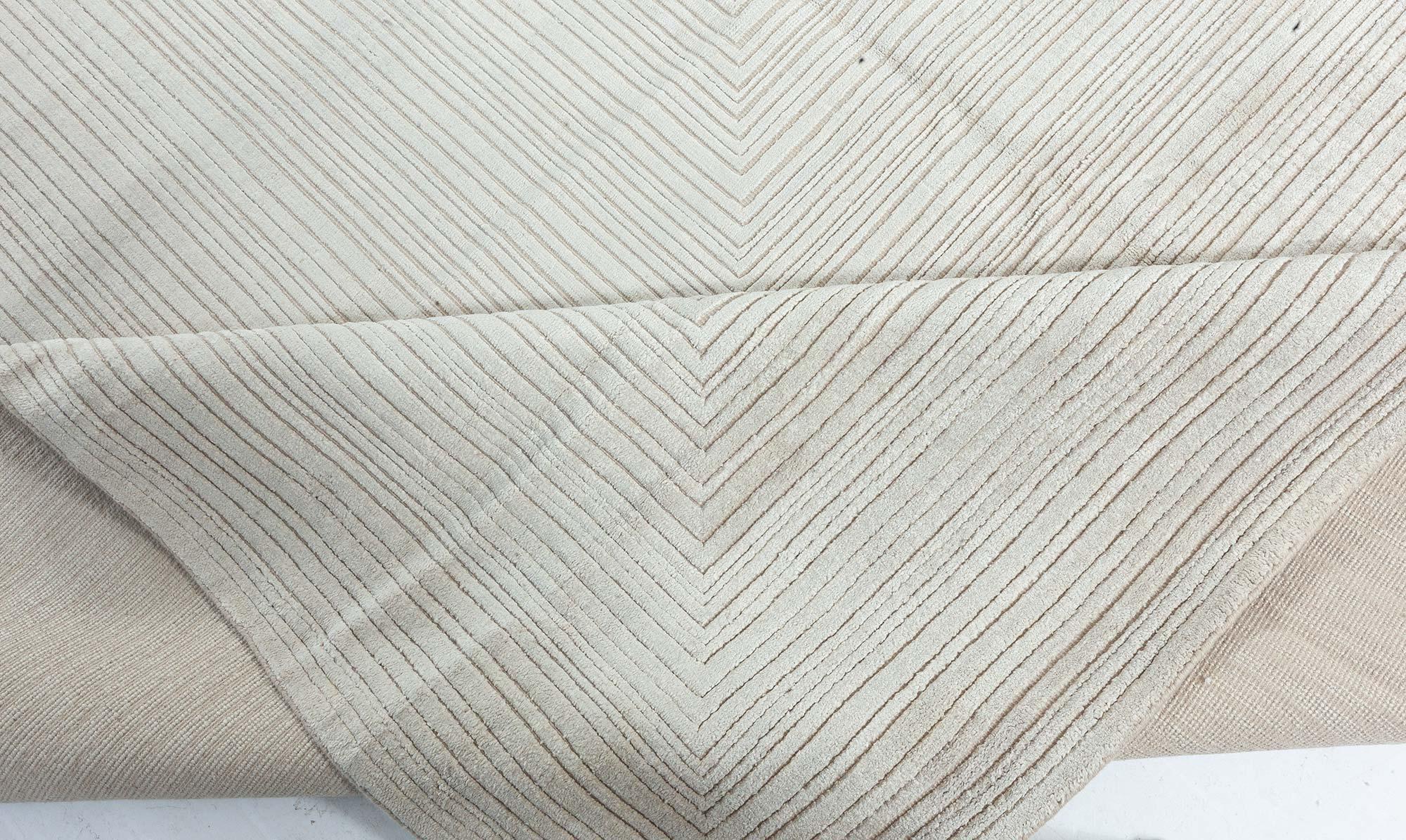 Annodato a mano Tappeto moderno geometrico in lana e seta annodato alto-basso di Doris Leslie Blau in vendita