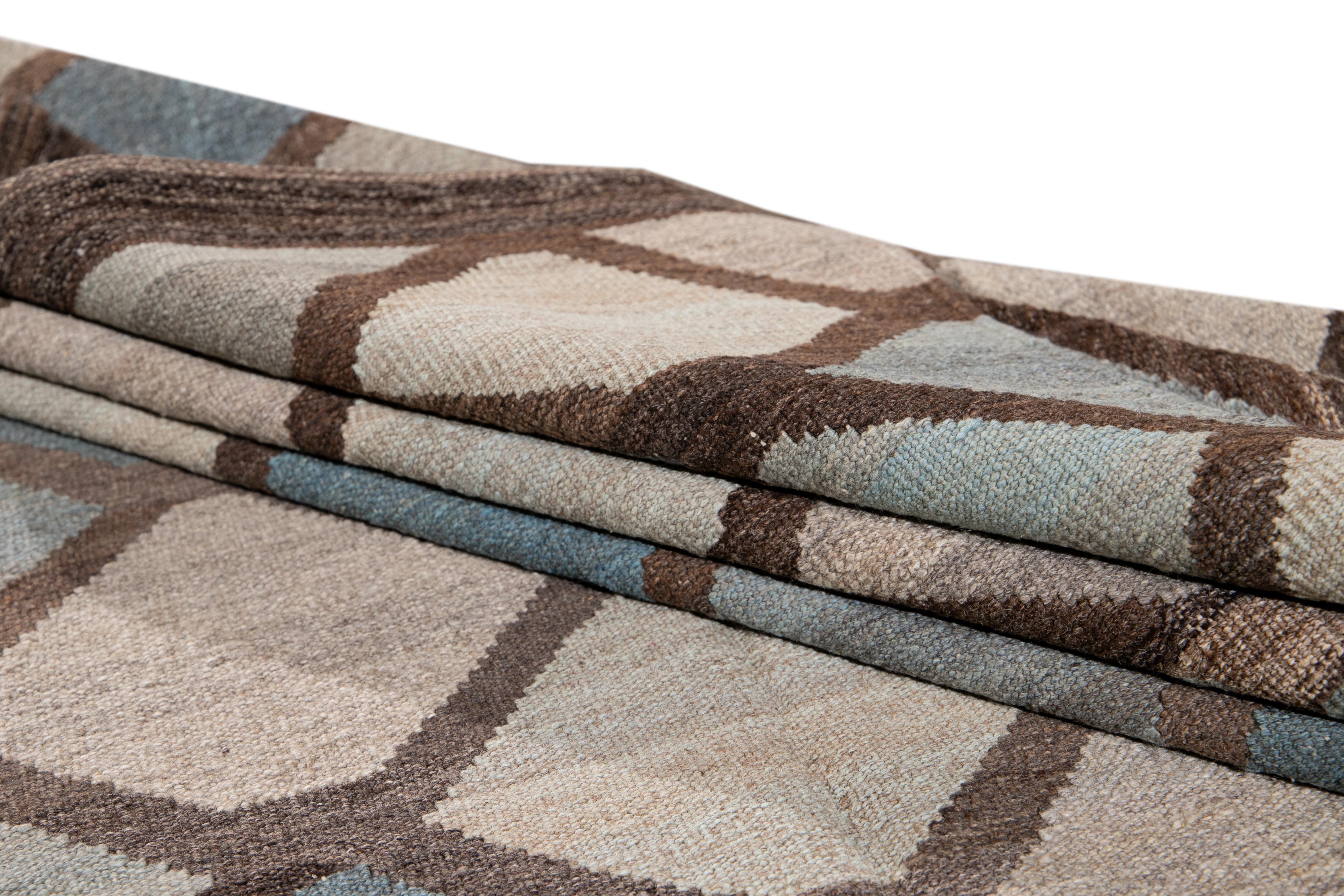 Modern Geometric Kilim Handmade Wool Rug For Sale 6