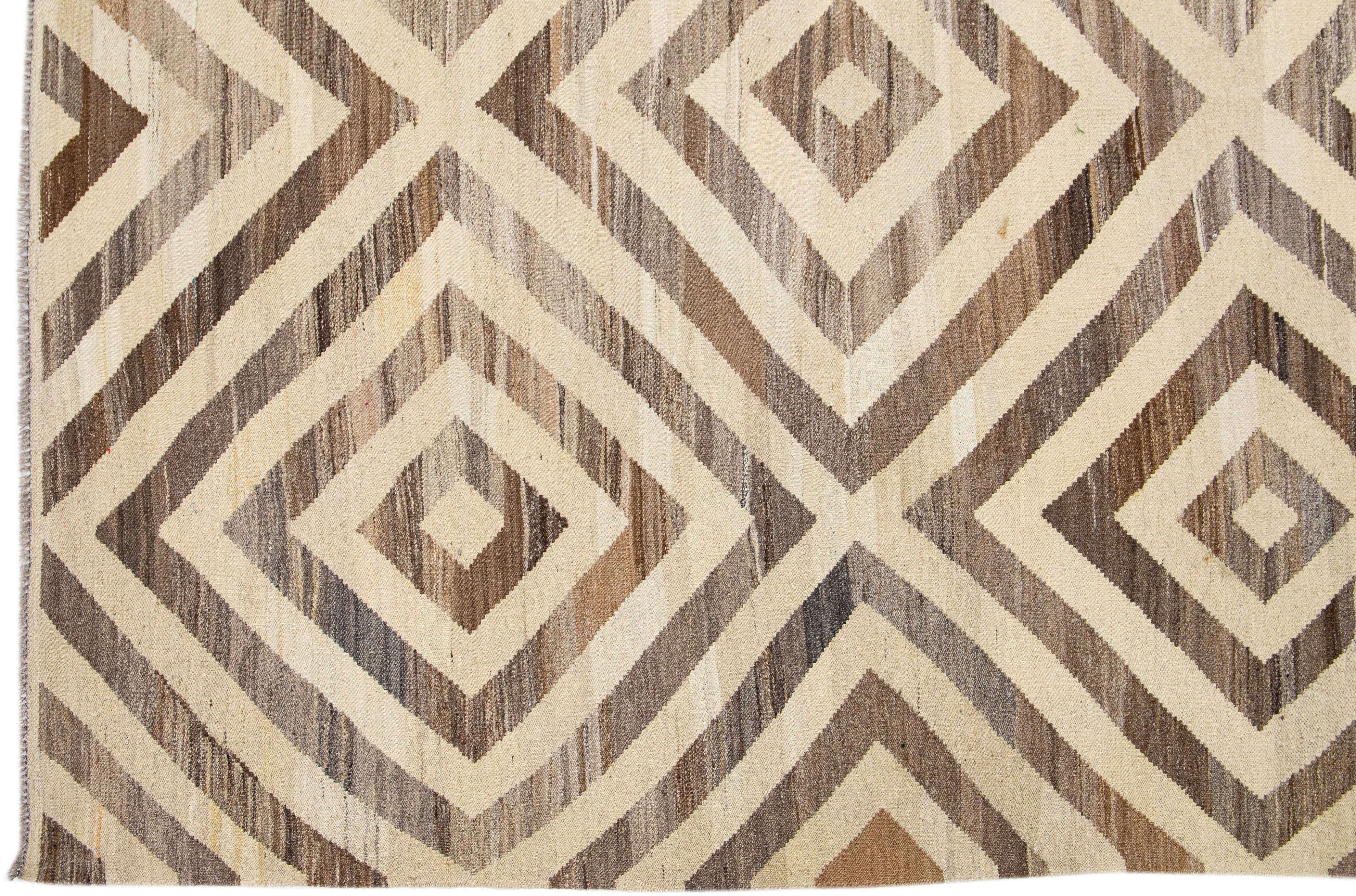 Contemporary Modern Geometric Kilim Handmade Wool Rug In Beige & Brown For Sale