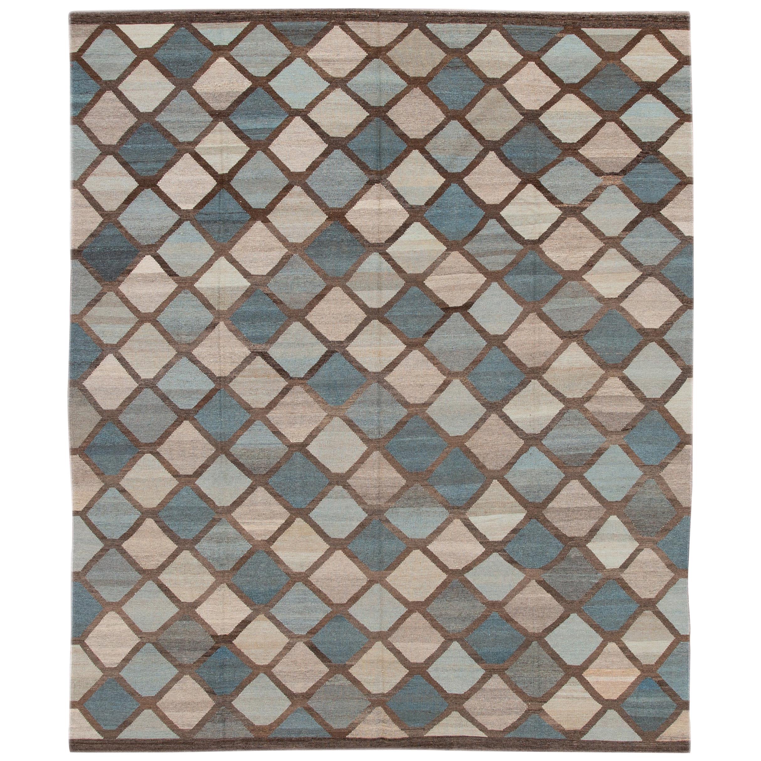 Moderner geometrischer Kilim-Teppich aus handgefertigter Wolle im Angebot