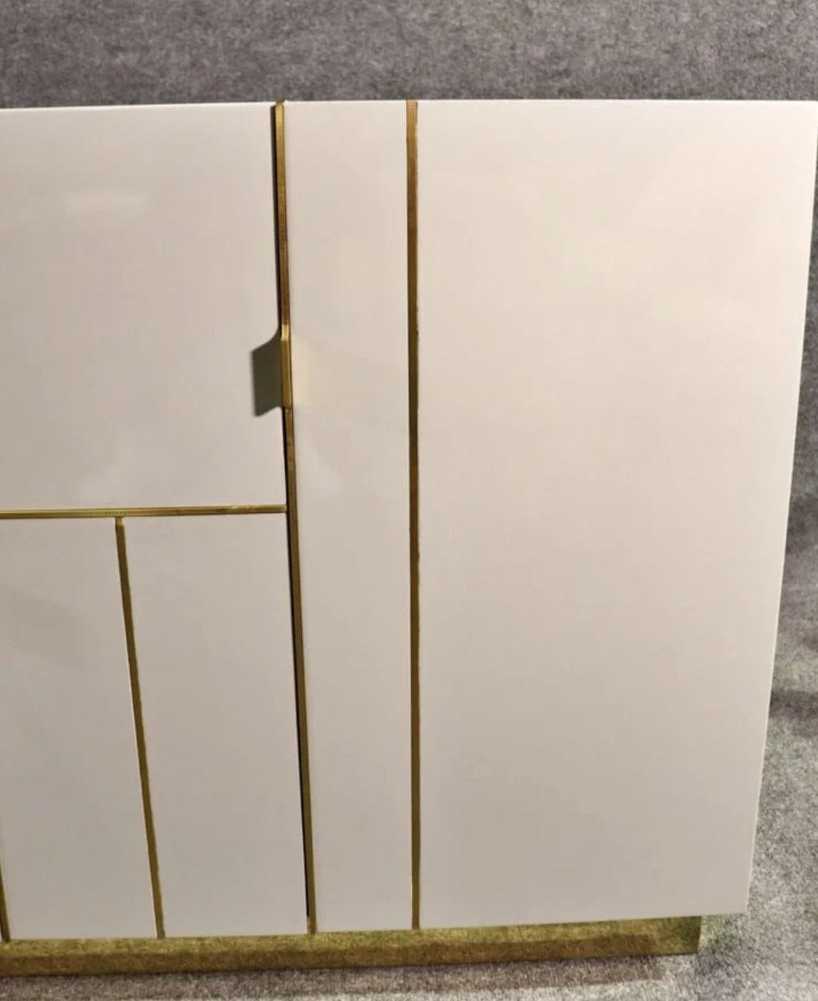 Enfilade laqué géométrique moderne en vente 6