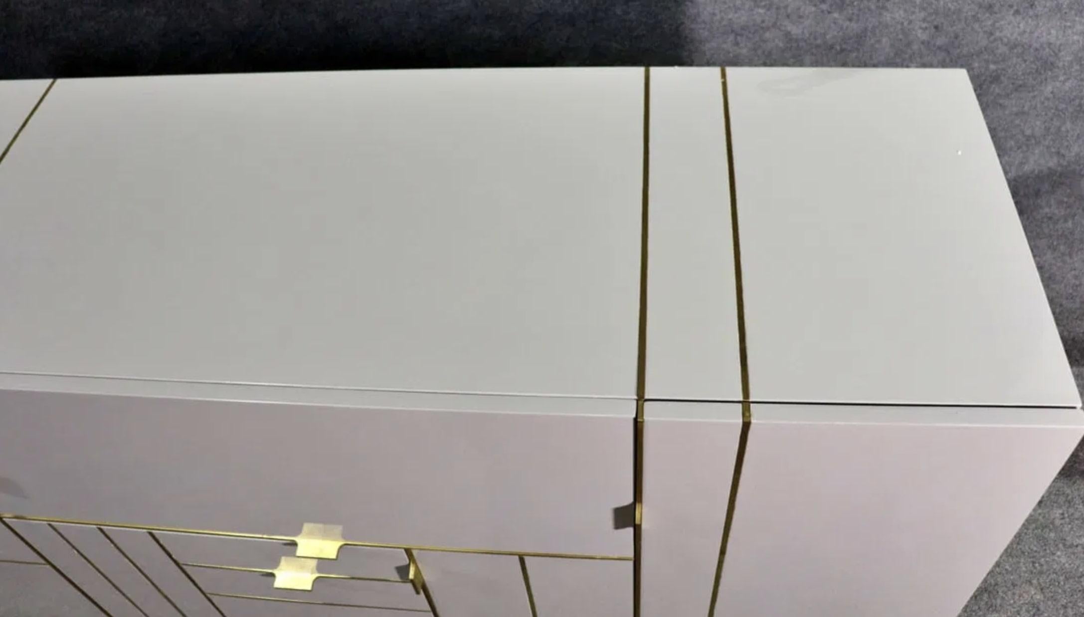 Enfilade laqué géométrique moderne en vente 8