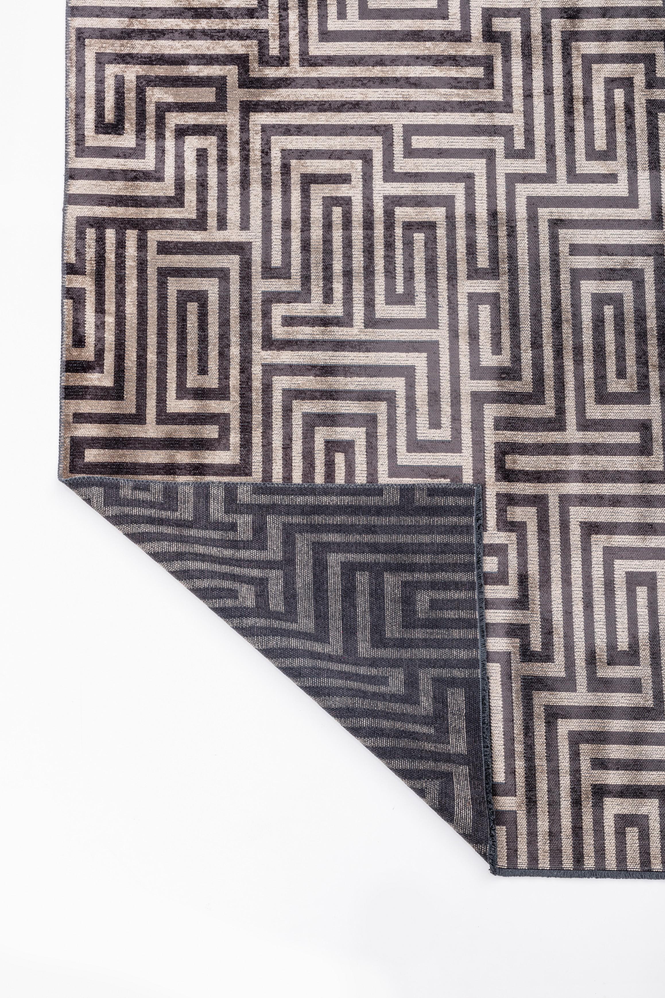 For Sale:  (Gray) Modern Geometric Luxury Area Rug 3