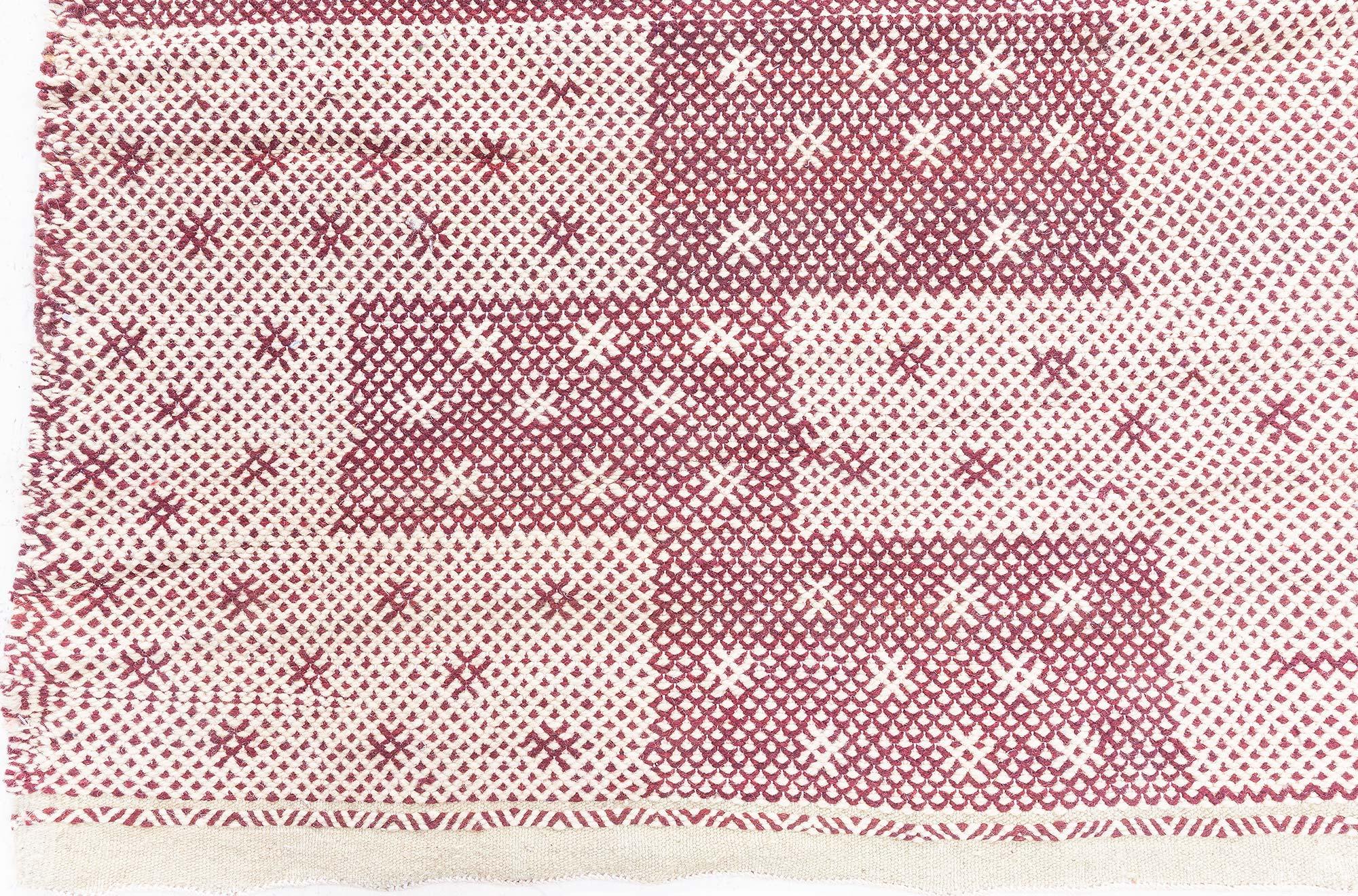 Moderner geometrischer Flachgewebe-Wollteppich im marokkanischen Stil von Doris Leslie Blau (21. Jahrhundert und zeitgenössisch) im Angebot
