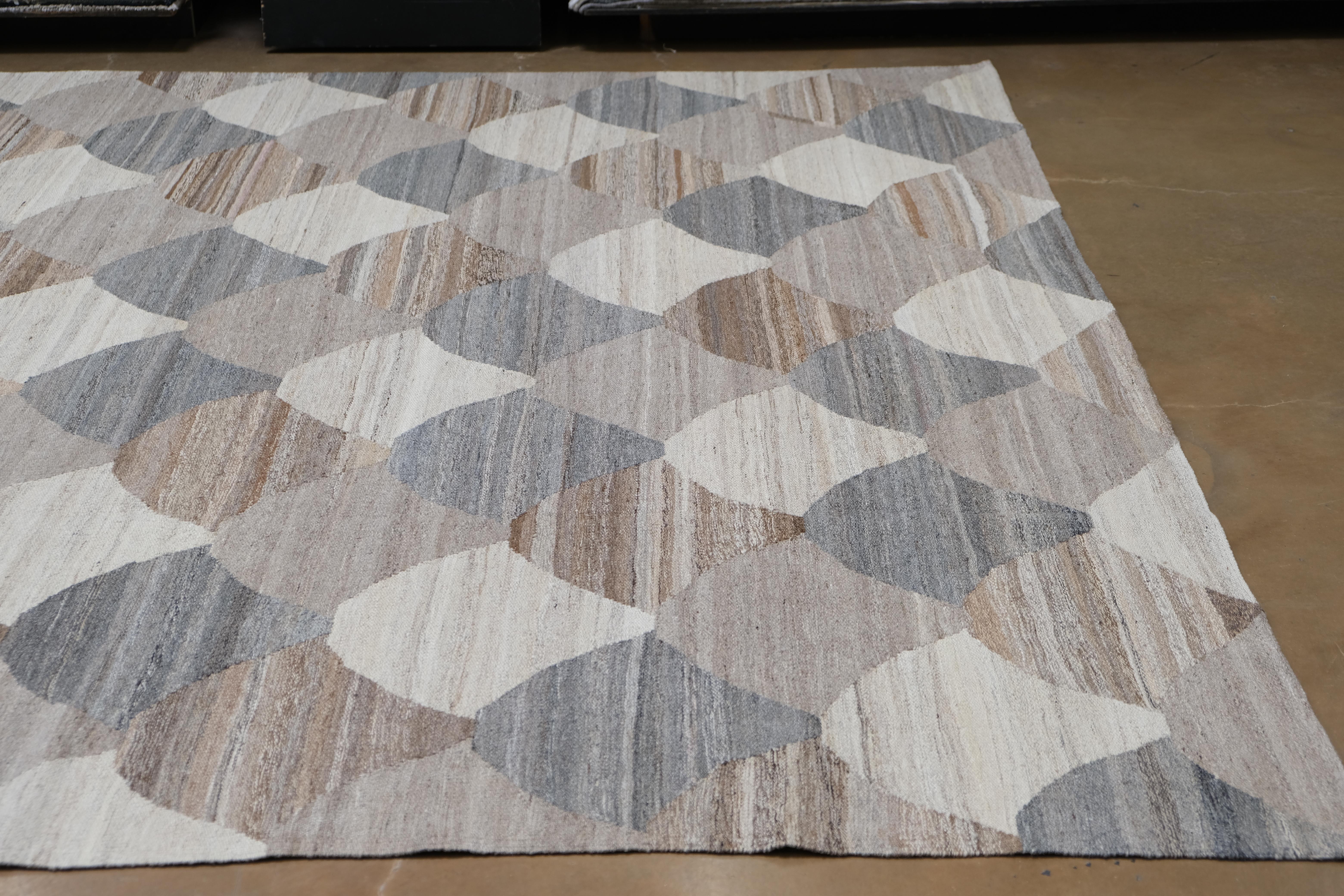 Moderner geometrischer natürlicher Woll-Kilim-Teppich 8'9''x11'10'' im Angebot 1