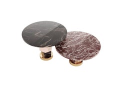 Ensemble de tables d'appoint géométriques modernes de style Memphis avec détails en marbre et laiton doré