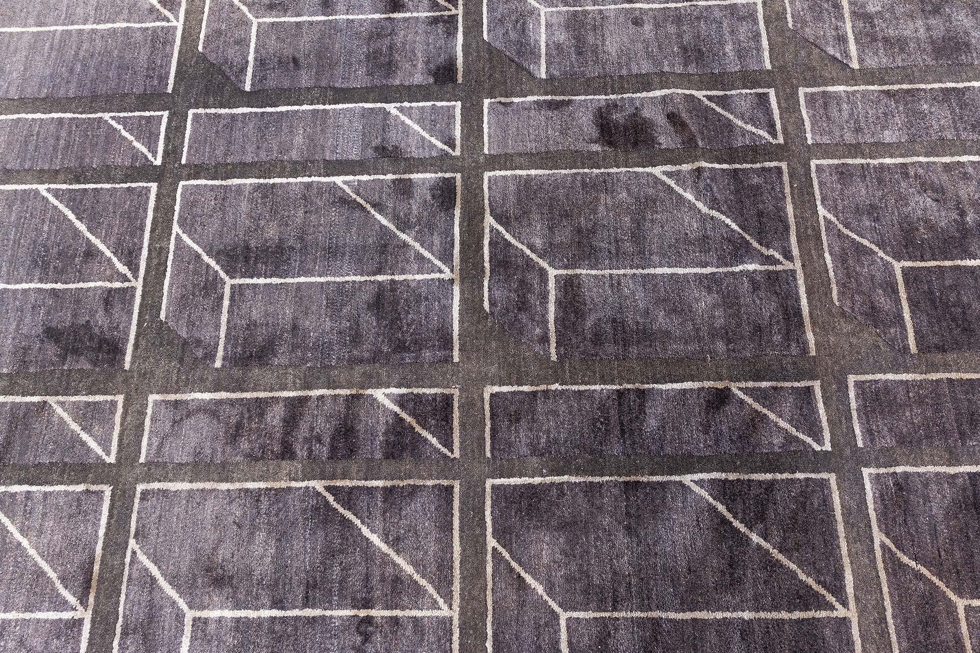 Tappeto geometrico contemporaneo in seta e lana realizzato a mano da Doris Leslie Blau
Dimensioni: 12'2