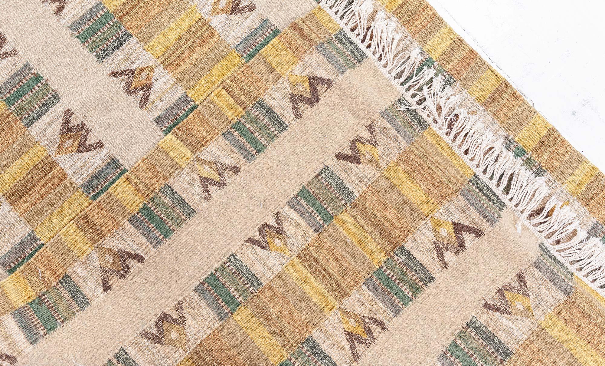 Moderner geometrischer schwedischer Läufer von Doris Leslie Blau (21. Jahrhundert und zeitgenössisch) im Angebot