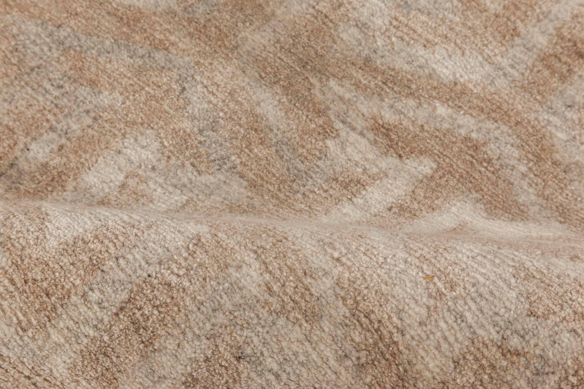 Tappeto moderno geometrico Tibetan Terra in lana naturale di Doris Leslie Blau.
Dimensioni: 12'0