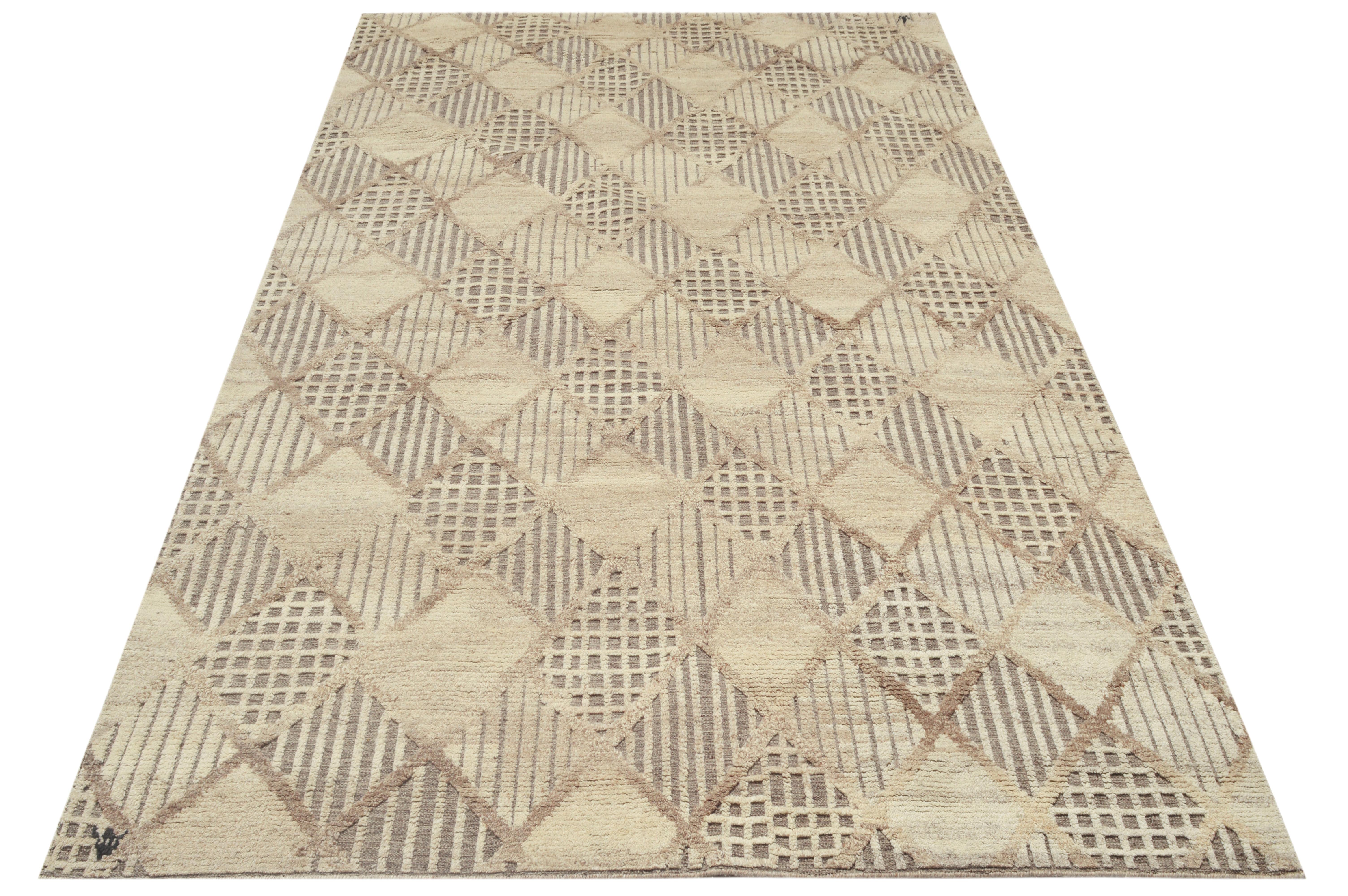 Hand-knotted wool pile on a cotton foundation.

High-low pile design.

Approximate dimensions: 10' x 14'.

Origin: India

Field color: ivory.

Accent color: brown.