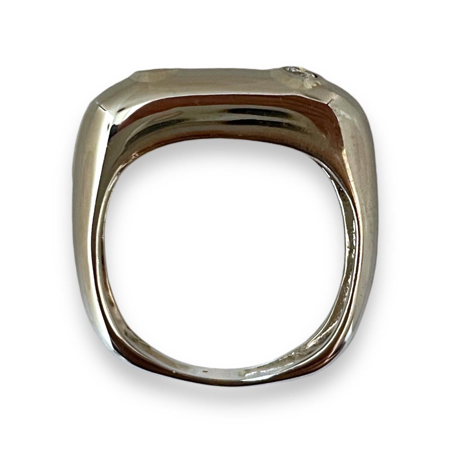 Modern Geometric White Gold Stack Ring with Corner-Set Diamonds In Excellent Condition For Sale In New York, NY