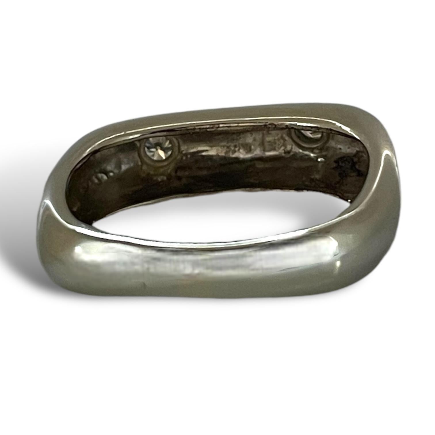 Women's or Men's Modern Geometric White Gold Stack Ring with Corner-Set Diamonds For Sale