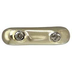Bague empilable moderne géométrique en or blanc avec diamants sertis aux coins