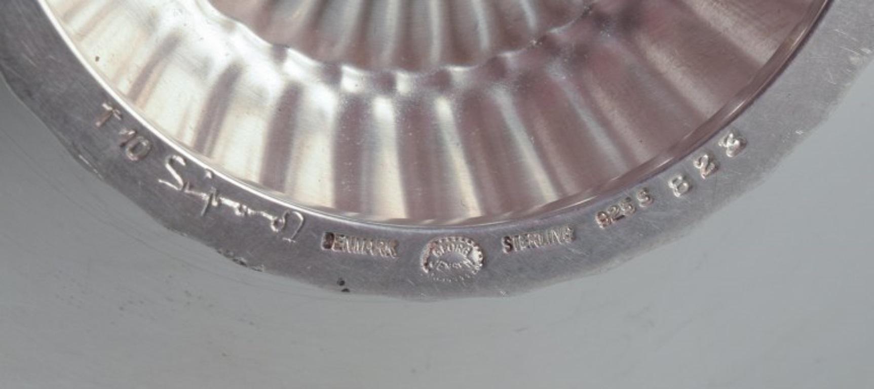 Danish Modern Georg Jensen bowl in sterling silver. Designed by Sigvard Bernadotte For Sale