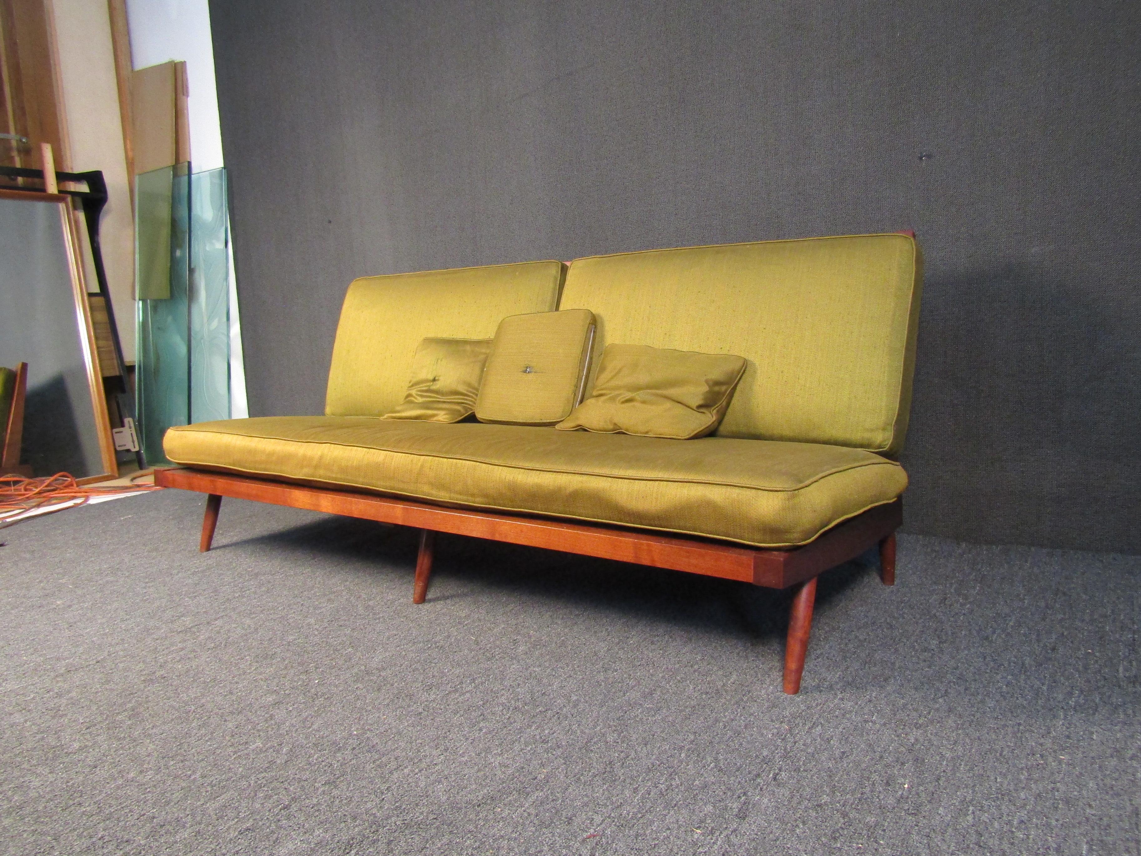 Modernes armloses Sofa von George Nakashima im Zustand „Gut“ im Angebot in Brooklyn, NY