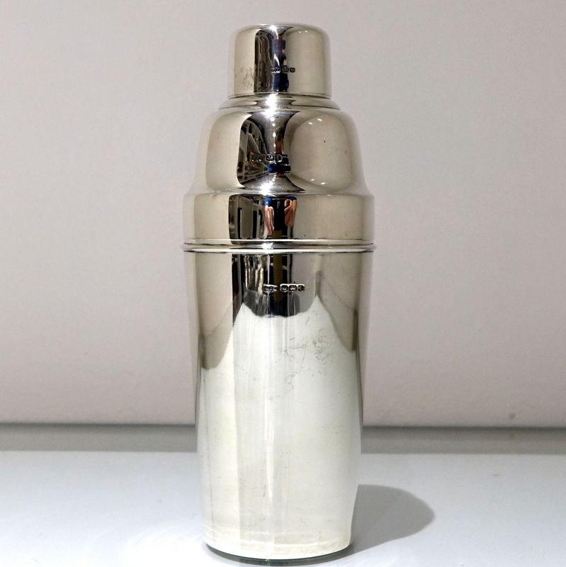 Early 20th Century Modern George V Sterling Silver Cocktail Shaker Sheffield 1926 Mappin & Webb For Sale