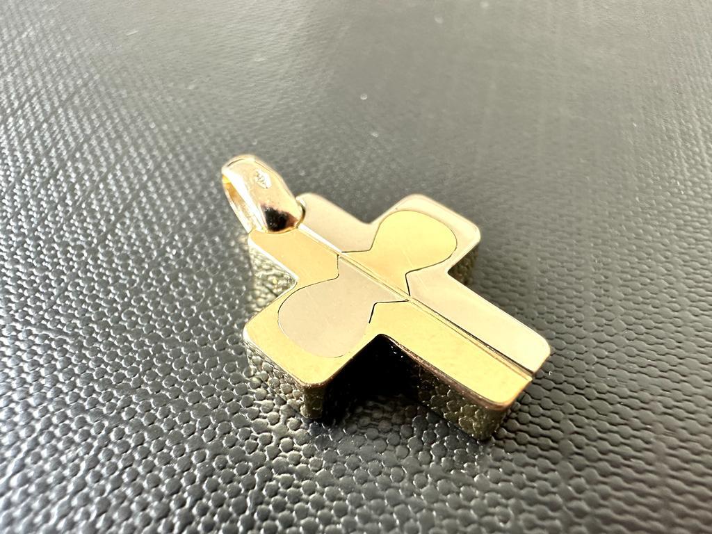 Modern German Cross 18 Karat Yellow and White Gold For Sale 1