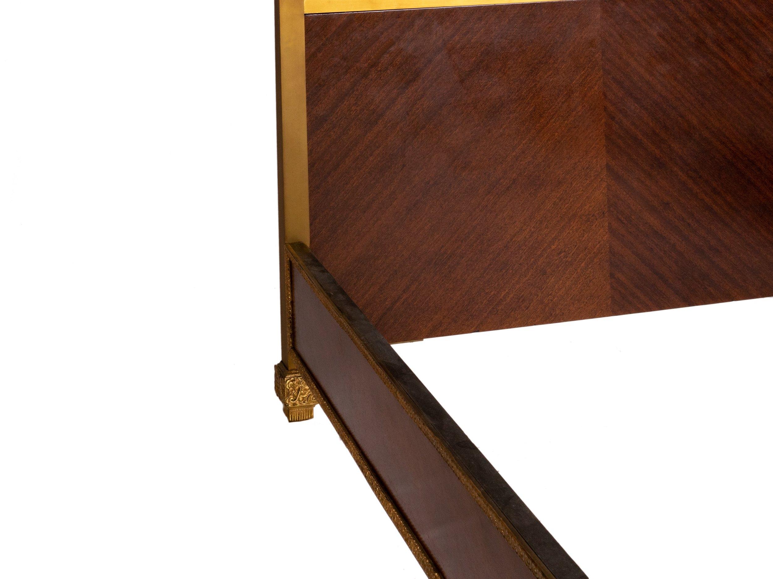 Letto moderno in bronzo dorato Luigi XV, 20° secolo In condizioni buone in vendita a Lisbon, PT