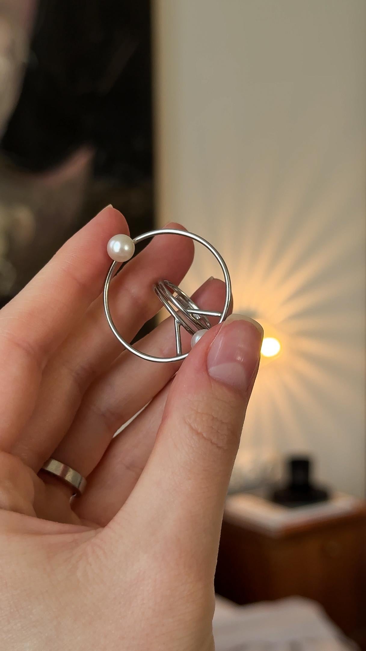 Modern gilding silver 925 coktail ring, natural pearls with minimalistic lines For Sale 3