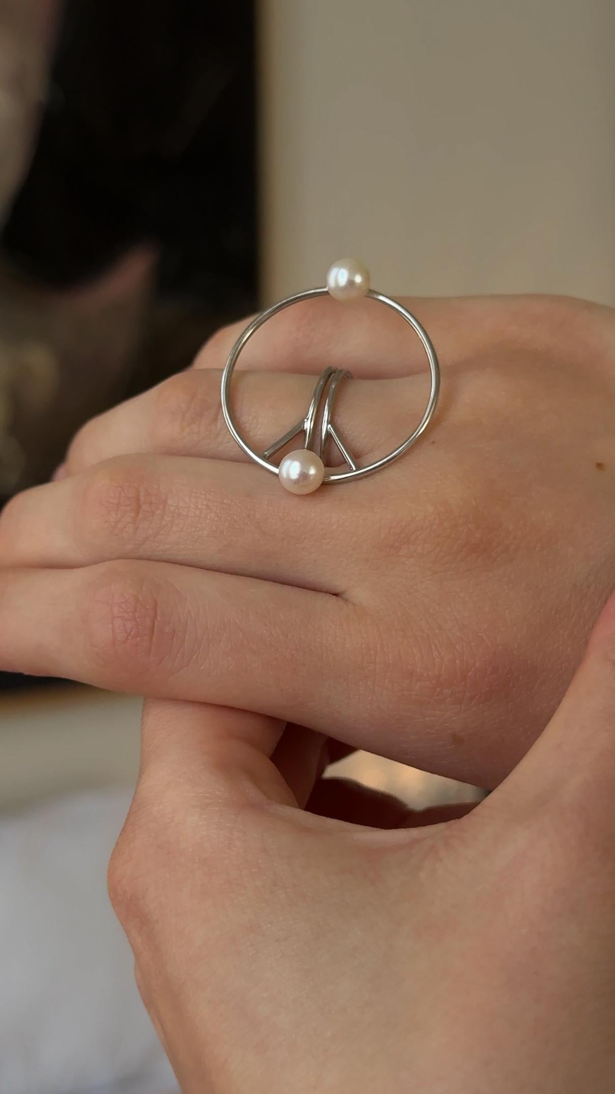 Modern gilding silver 925 coktail ring, natural pearls with minimalistic lines For Sale 4