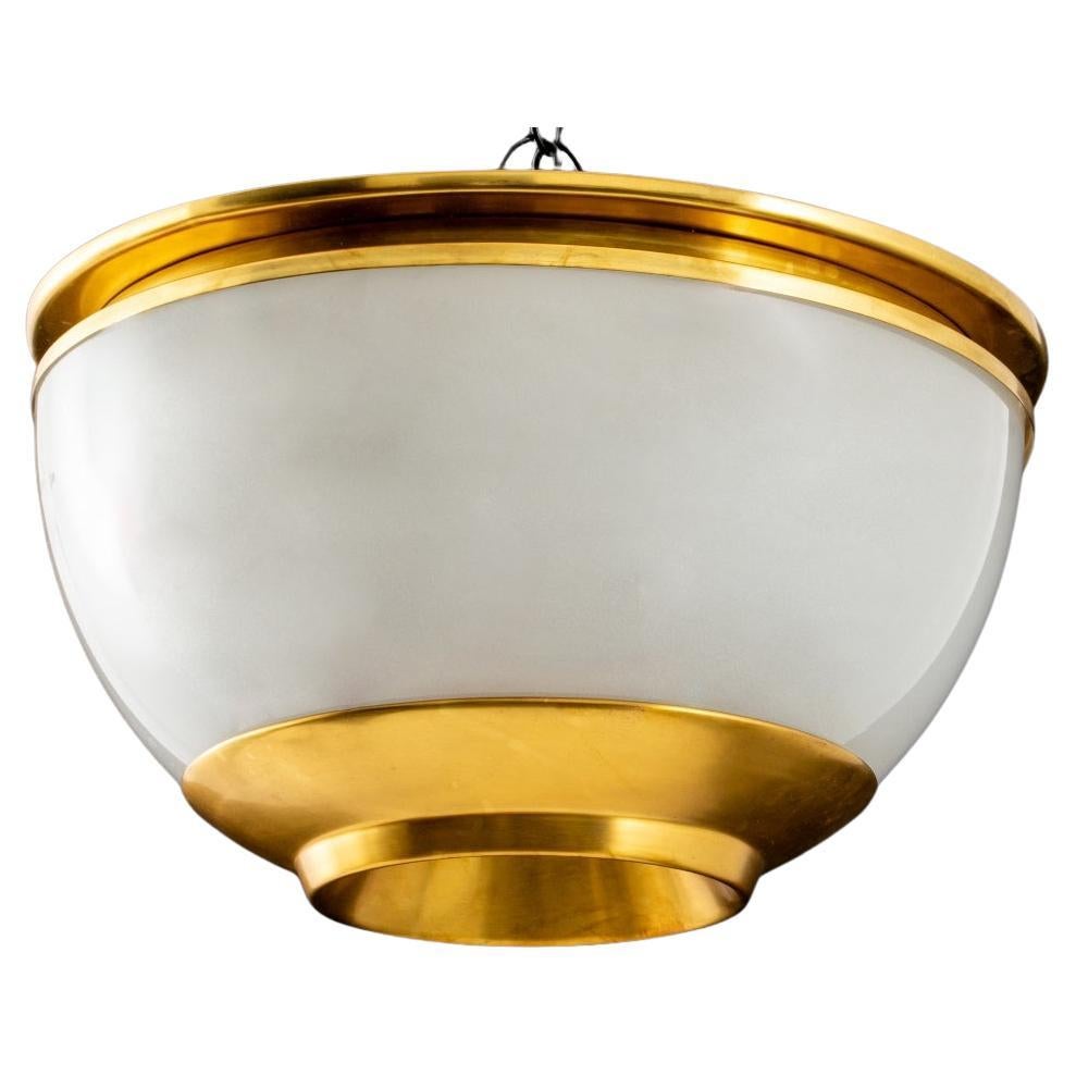 The Modernity Gilt Metal and Frosted Glass Ceiling Light (plafonnier moderne en métal doré et verre dépoli) en vente