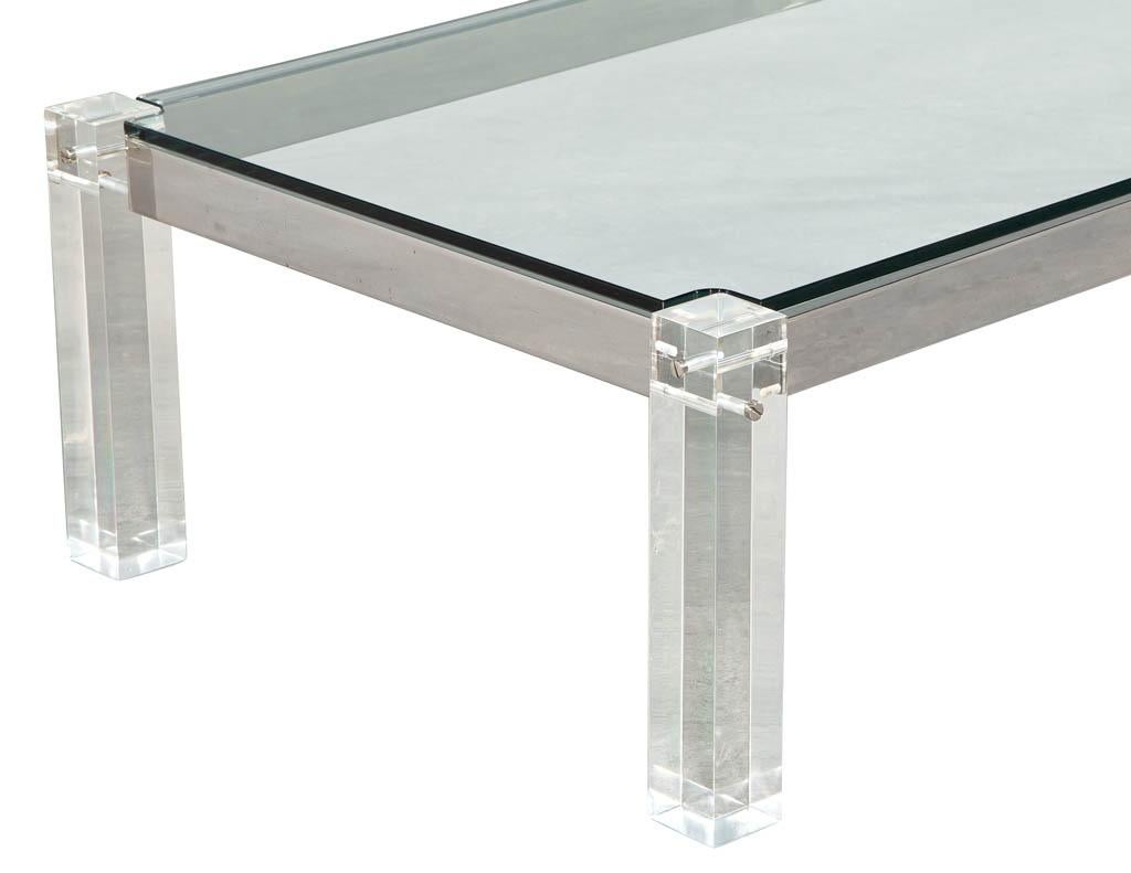 Américain Table à cocktail moderne en verre et acrylique en vente