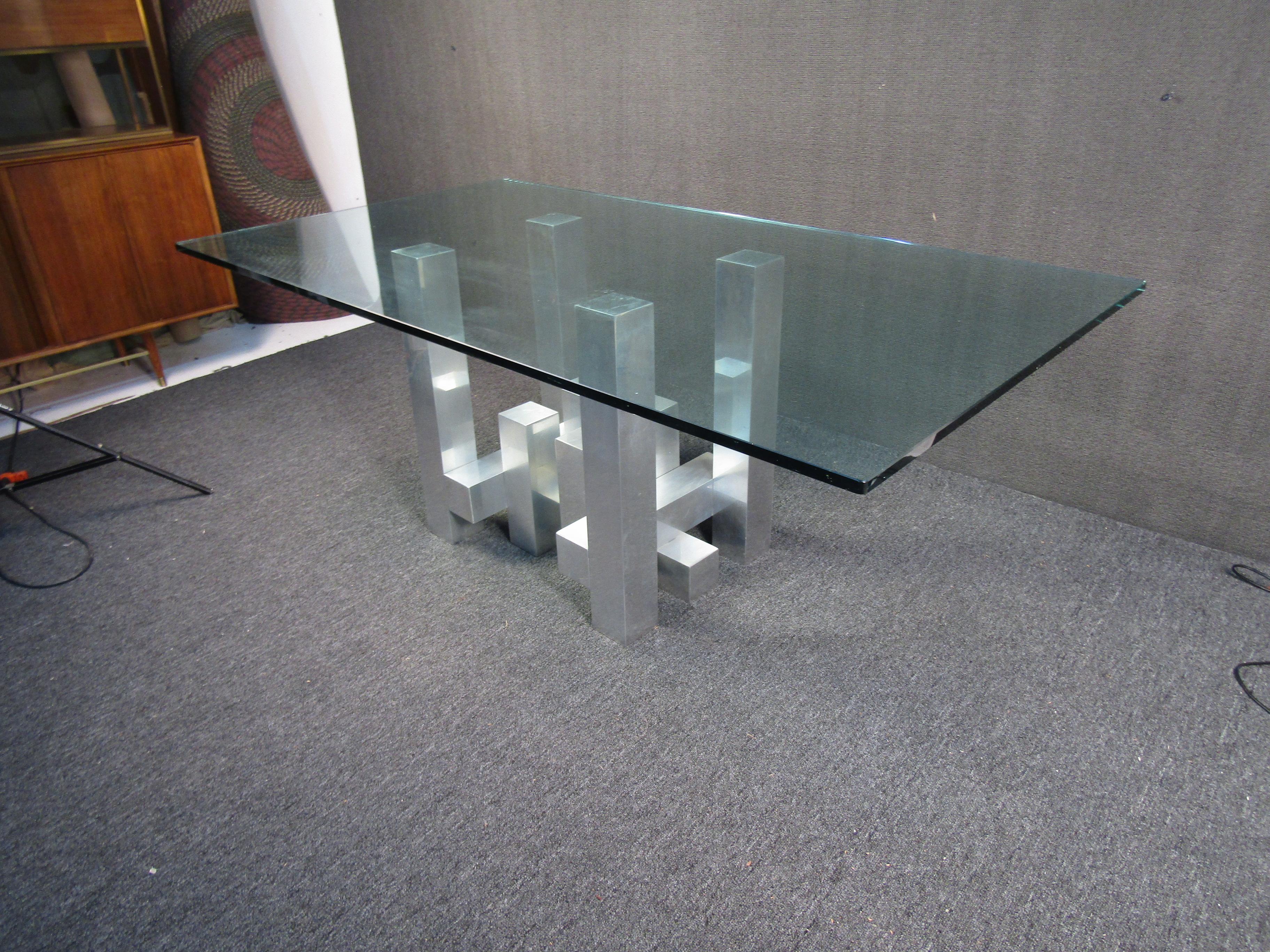Table moderne en verre et métal dans le style de Paul Evans Bon état - En vente à Brooklyn, NY