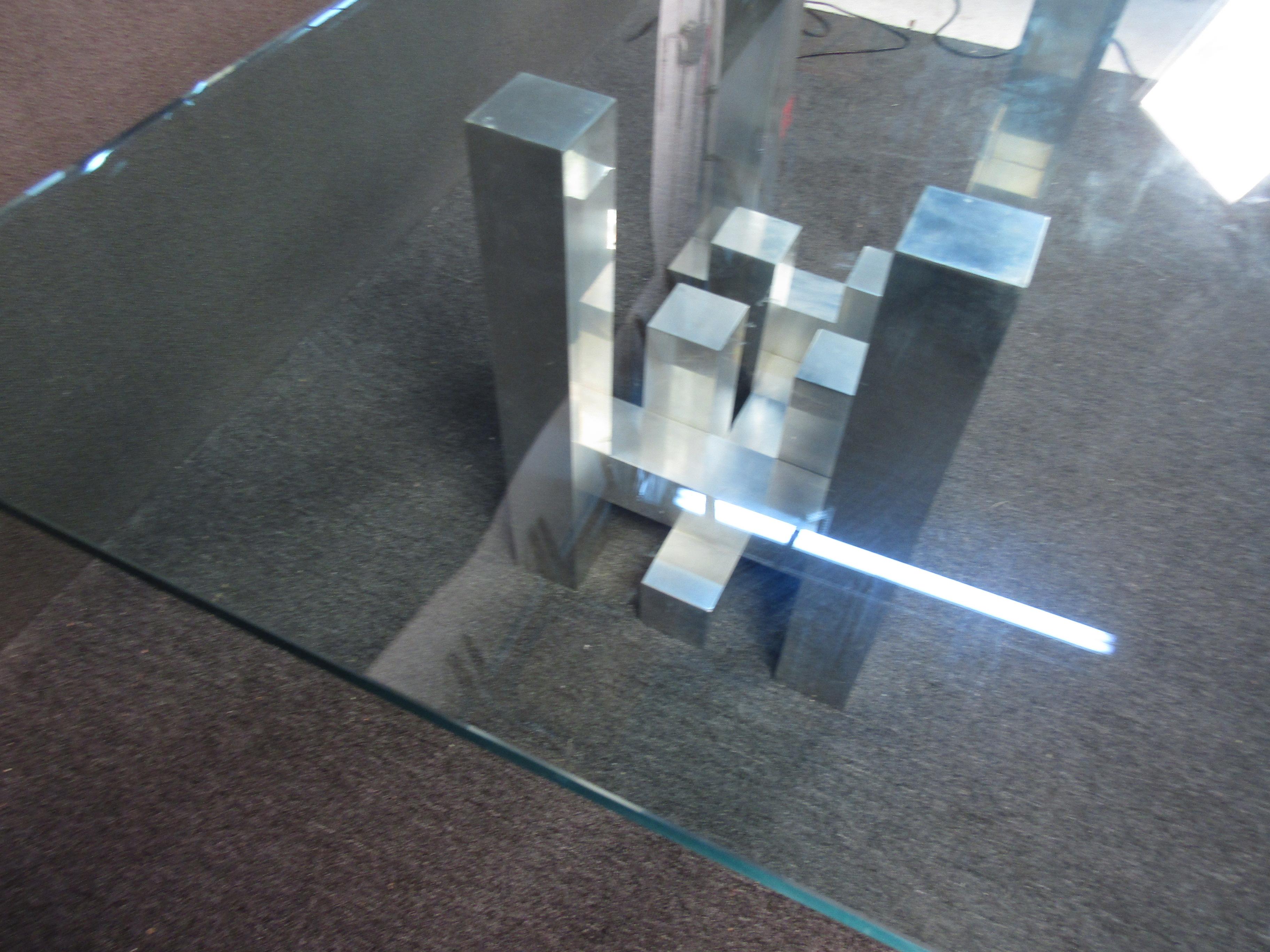 Table moderne en verre et métal dans le style de Paul Evans en vente 1