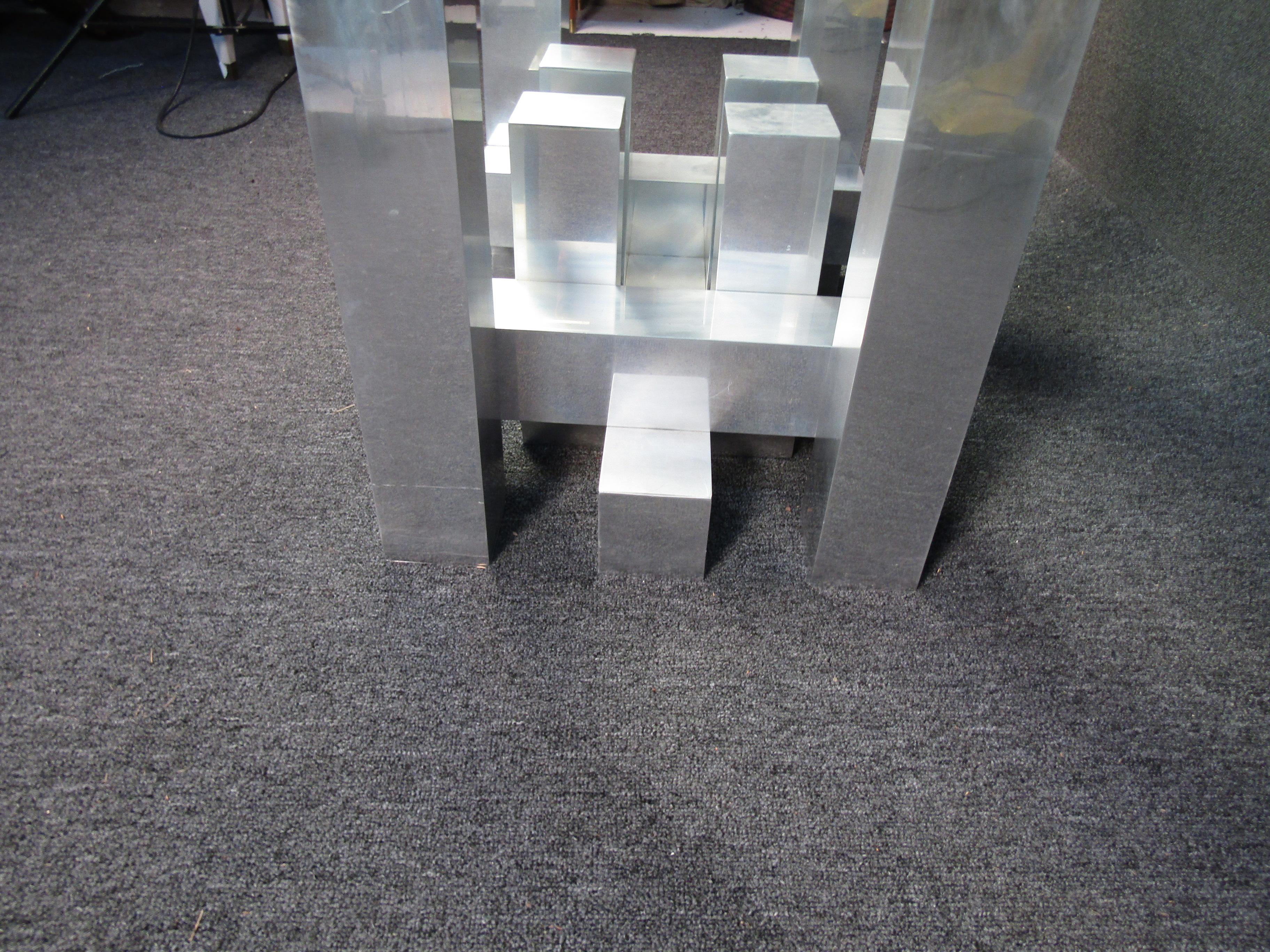 Table moderne en verre et métal dans le style de Paul Evans en vente 3