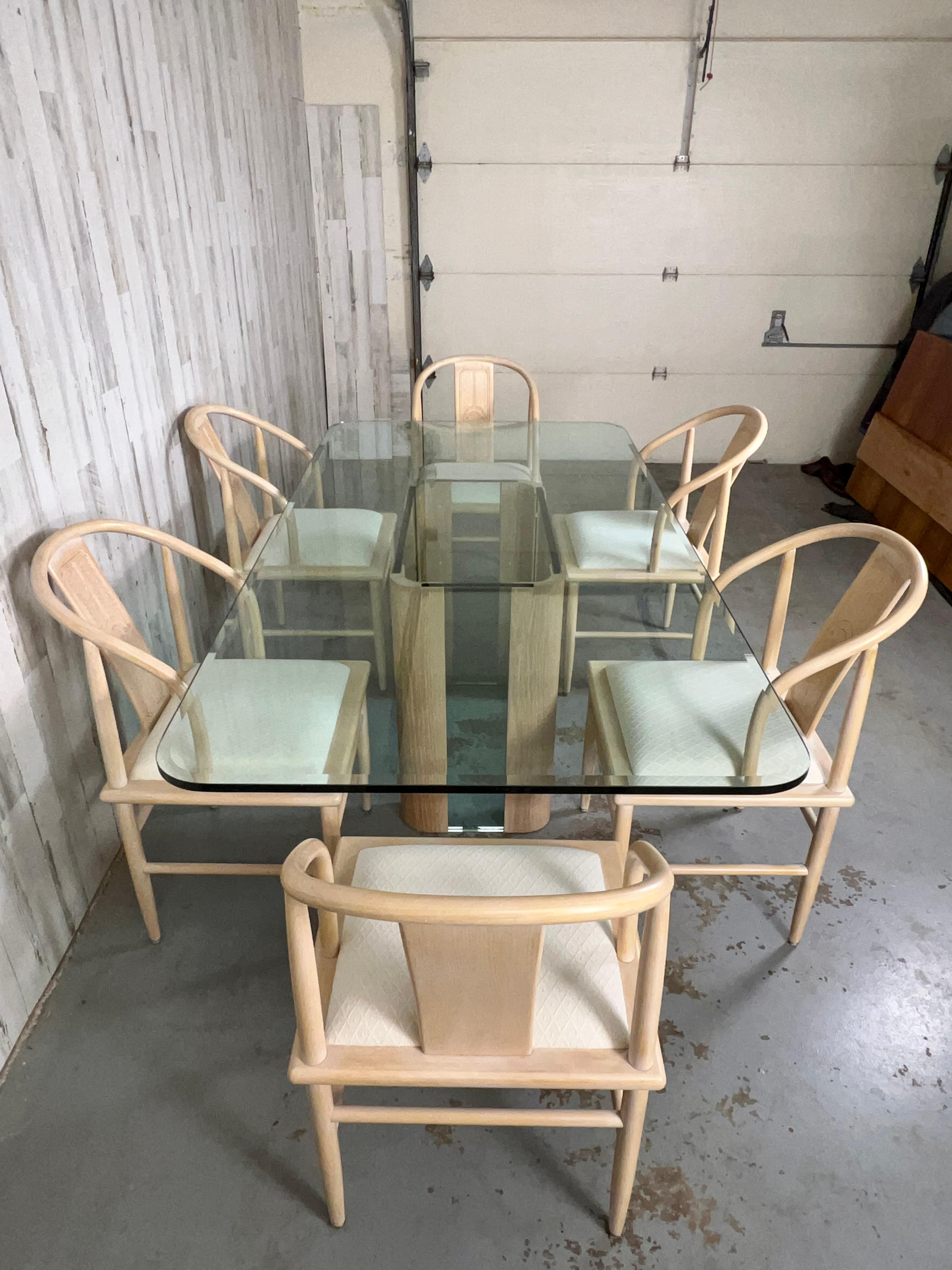 Moderner Esstisch aus Glas und Eiche im Angebot 11