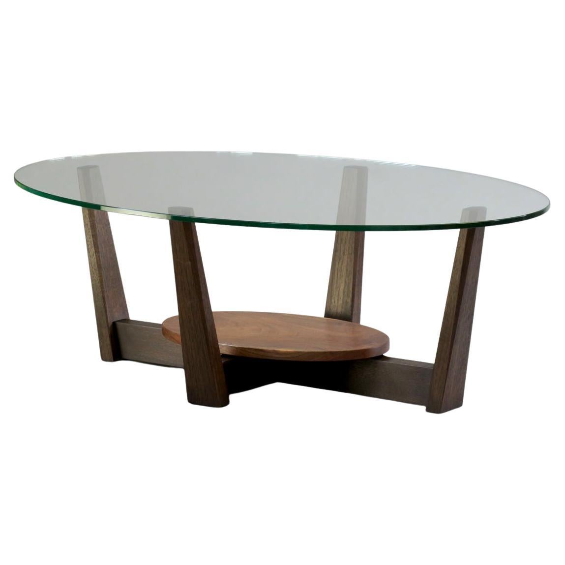 Table basse en noyer et verre - Thomas Throop/ Black Creek Designs -En stock en vente