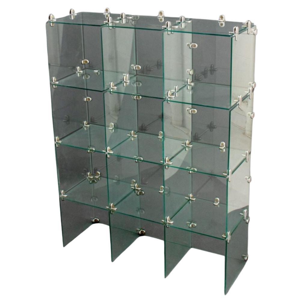 Moderne Glaswürfel-Vitrine im Angebot