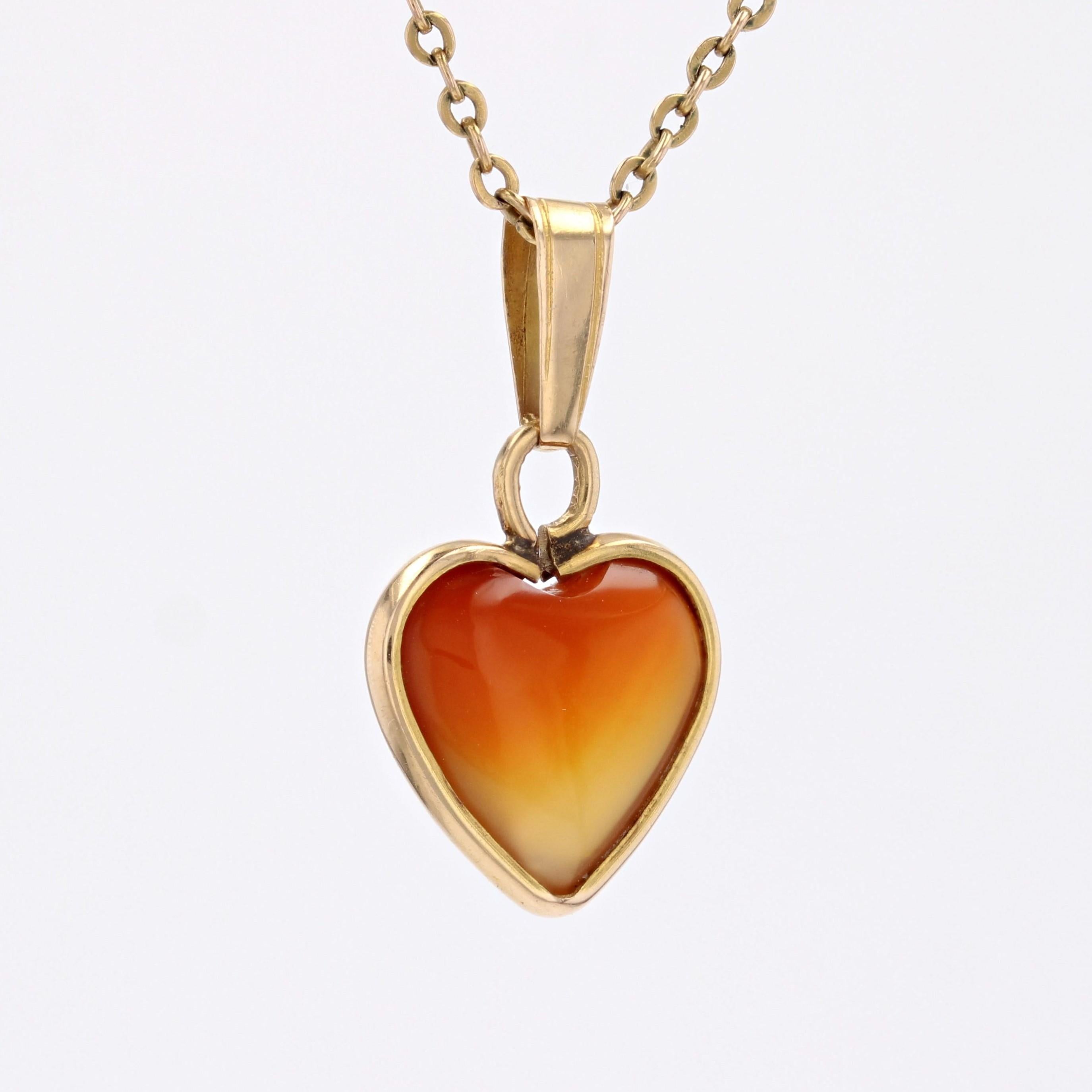 Pendentif cœur moderne en or jaune 18 carats avec pâte de verre Pour femmes en vente