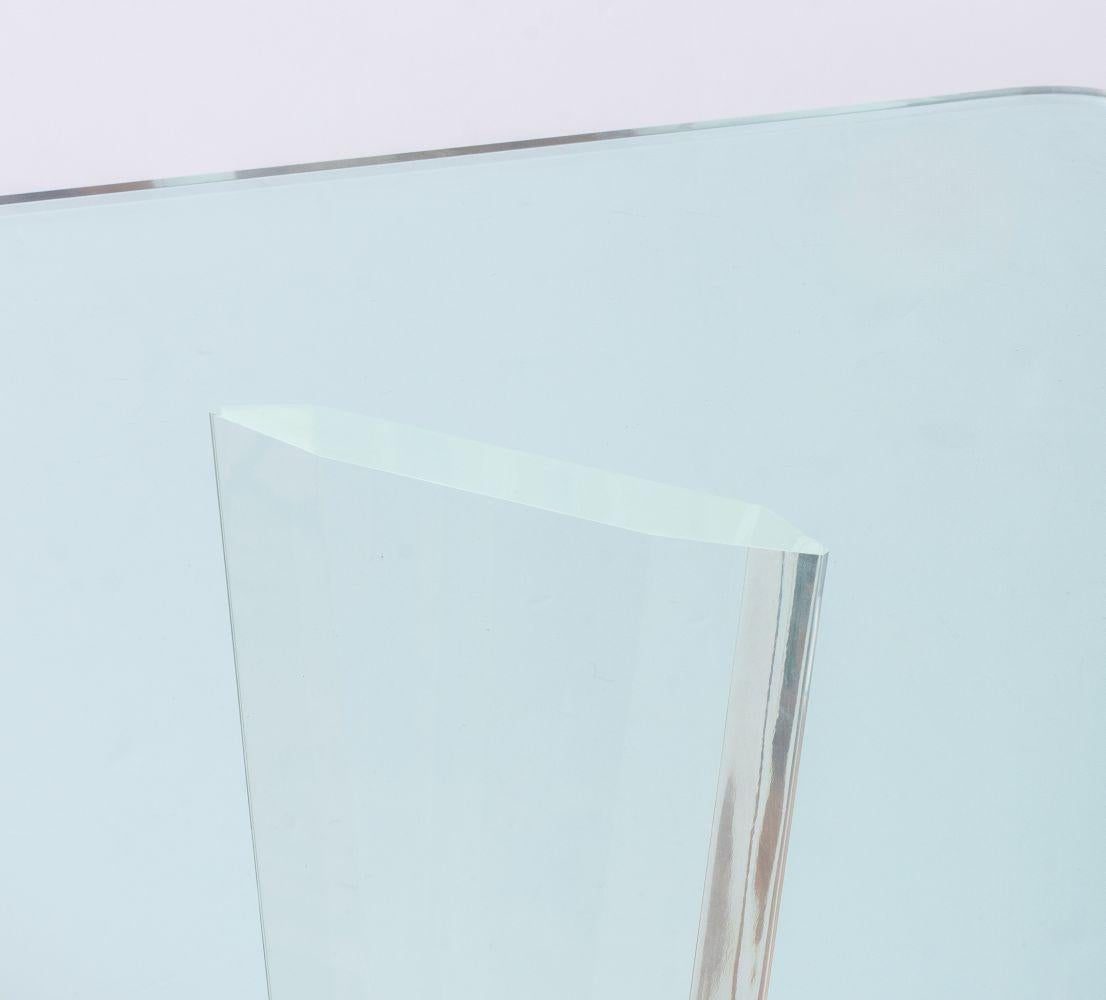 Mesa de Comedor Moderna de Lucite con Tapa de Cristal en Bueno estado para la venta en Astoria, NY