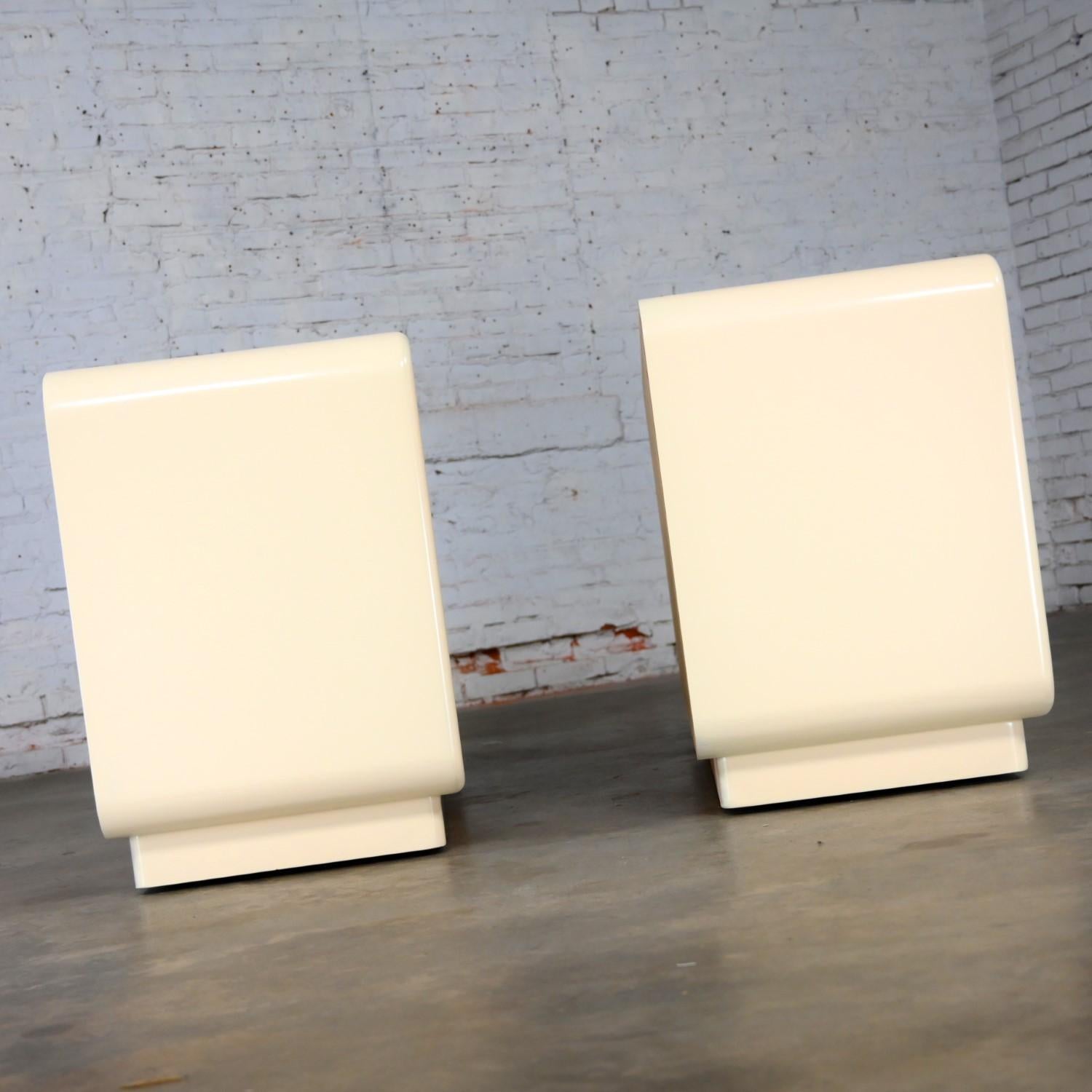 Modern Glenn of California Dressers or Credenzas Off White Lacquer a Pair For Sale 2