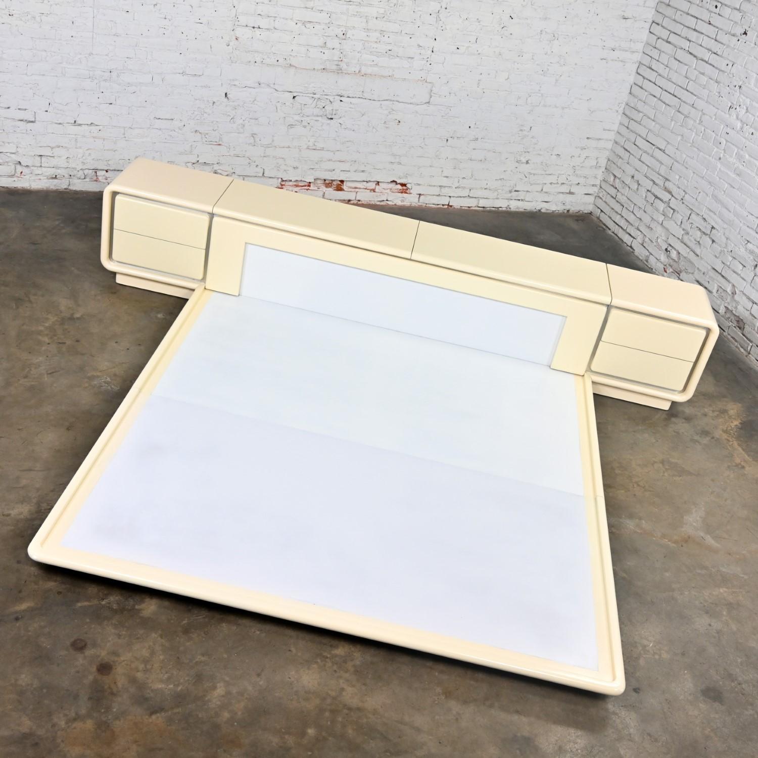 American Modern Glenn of California Platform King Bed & 2 Nightstands Off White Lacquer