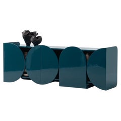 Modernes, hochglanzlackiertes Sideboard im Mogg-Design, RAL 5020, im Bauhaus-Stil