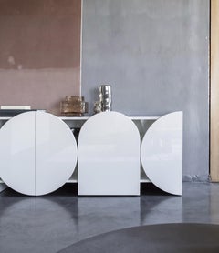 Buffet moderne laqué brillant, modèle Mogg, RAL 9016, style Bauhaus