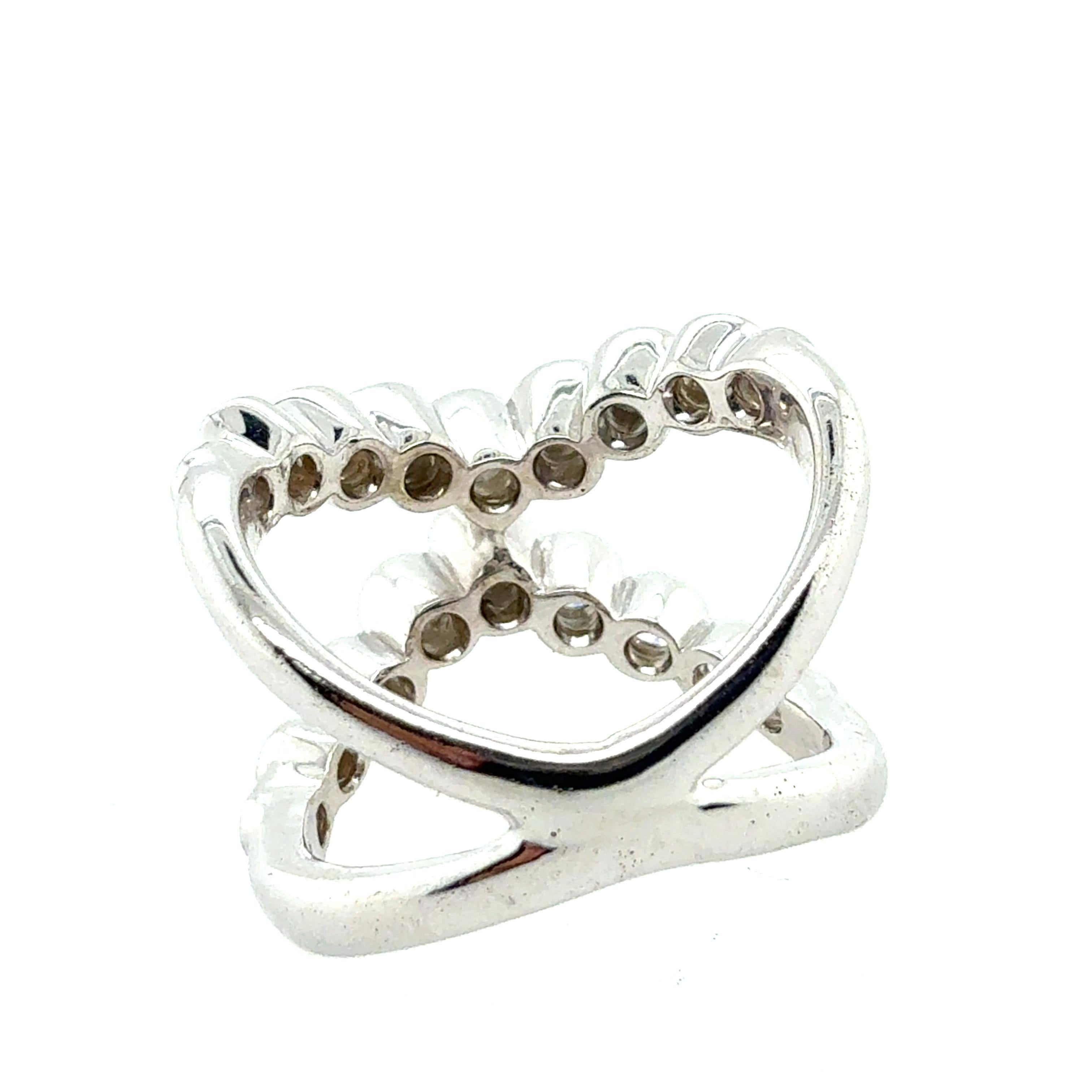 Moderner Gold 1 Karat Natürlicher Farbloser Runder Diamant Criss Cross Ring im Angebot 1