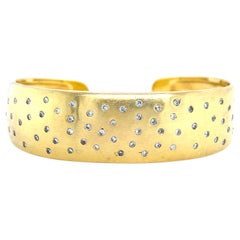 Modern Gold 1.10 Carat Natural Diamond Bangle Bracelet Signed By Raoul Sosa