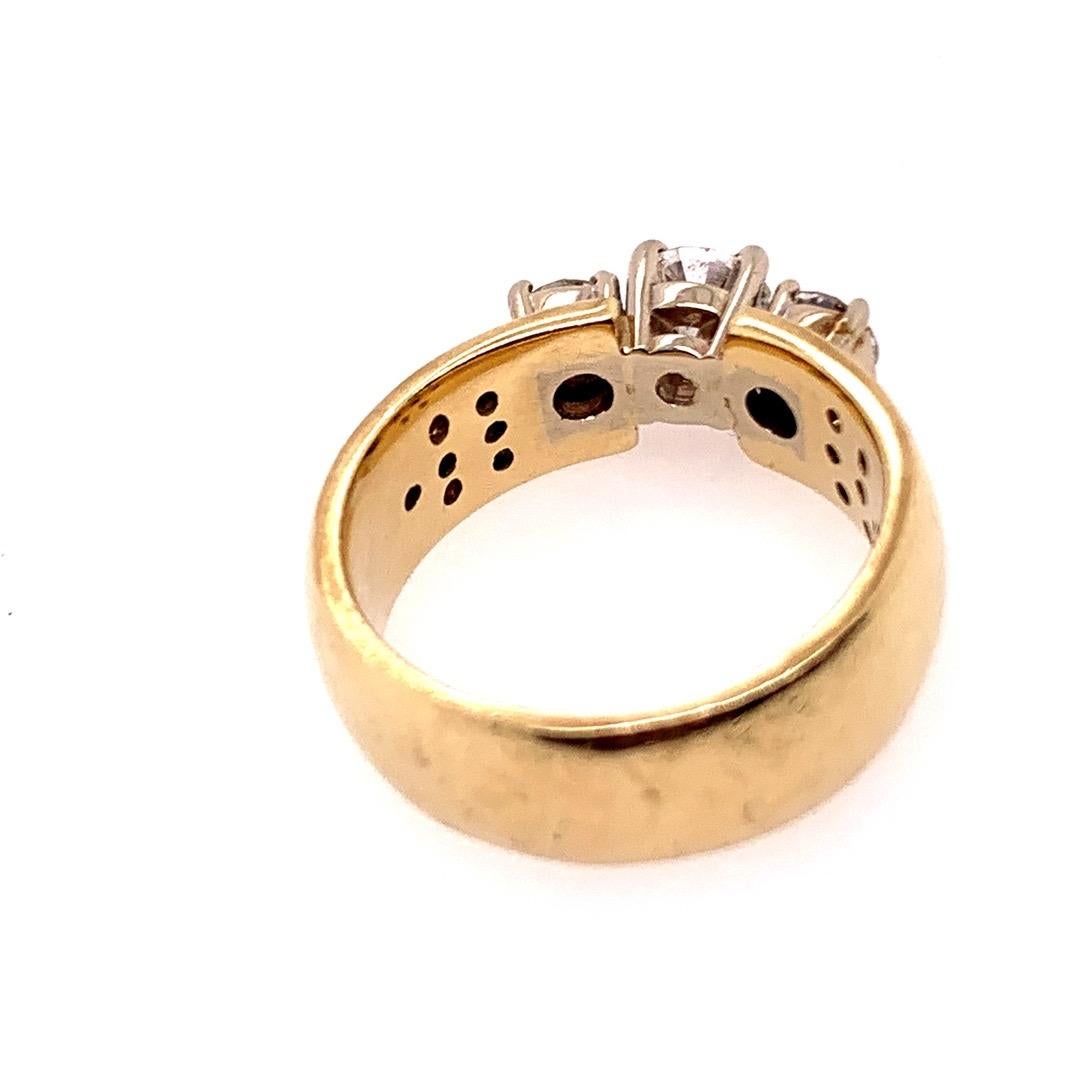Anillo de compromiso de oro moderno con diamante redondo natural de 1,40 quilates y piedra preciosa de cóctel en venta 1