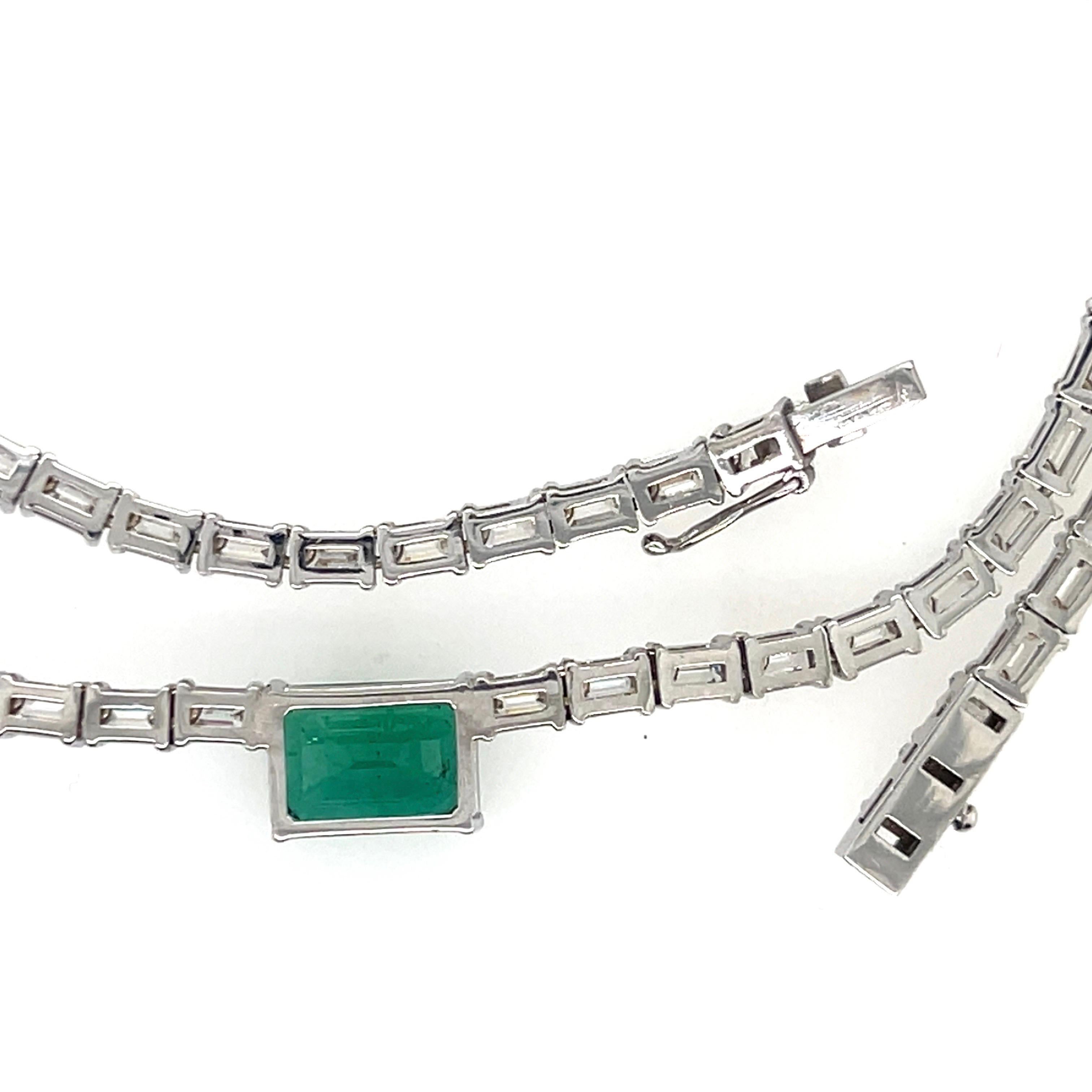 Modern Gold 14.77 Carat Natural GIA Certified Zambian Emerald & Diamond Necklace For Sale 4