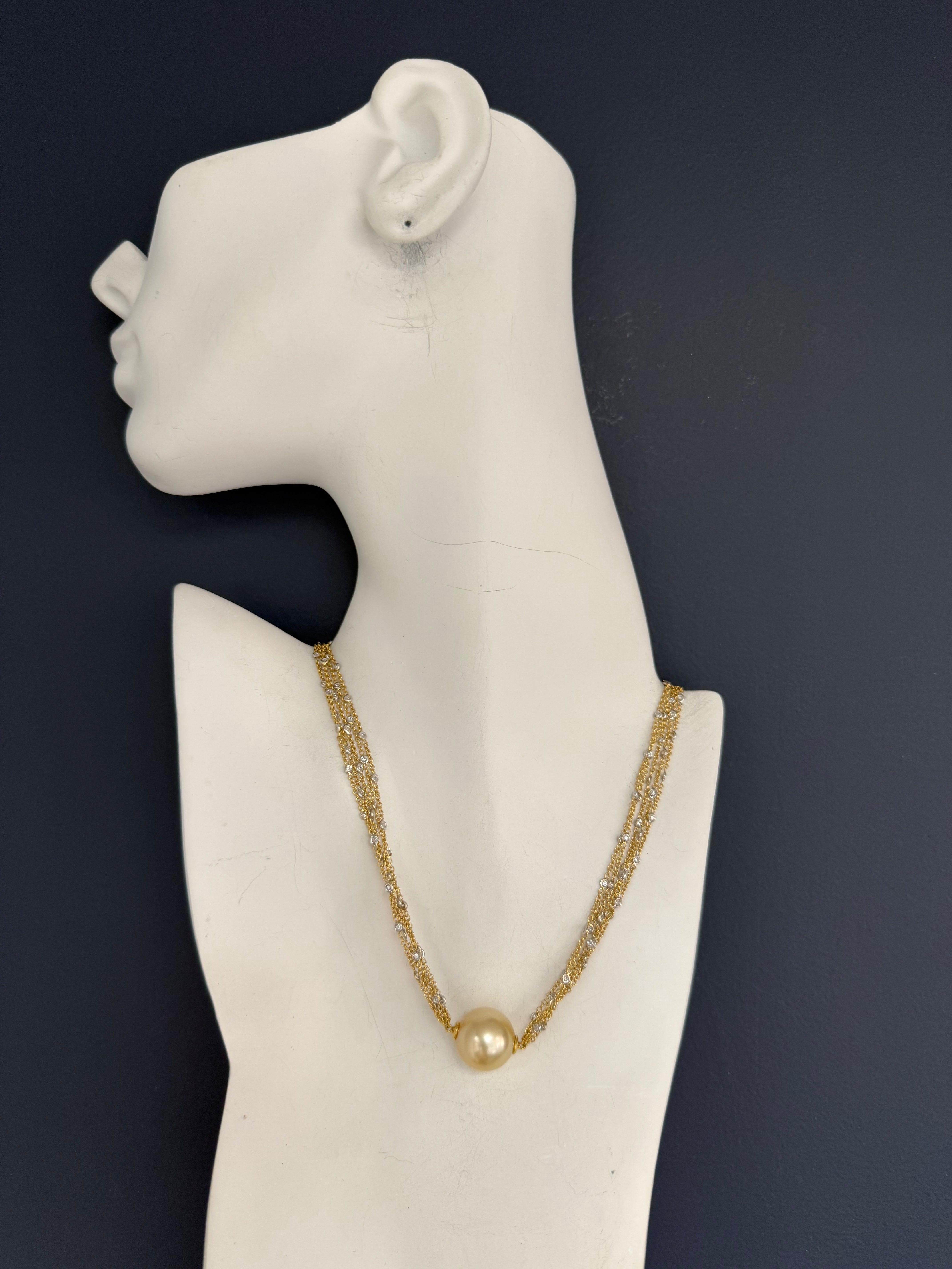 Impresionante collar de cinco vueltas de oro amarillo de 18 quilates, estampado 750 y firmado por el renombrado fabricante HERCO. Con una longitud de 17 pulgadas y un peso de 23,8 gramos, este moderno diseño presenta aproximadamente 140 diamantes