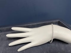 Modern Gold 2.00 Carat Natural Round Brilliant G-H VS Diamond Tennis Bracelet