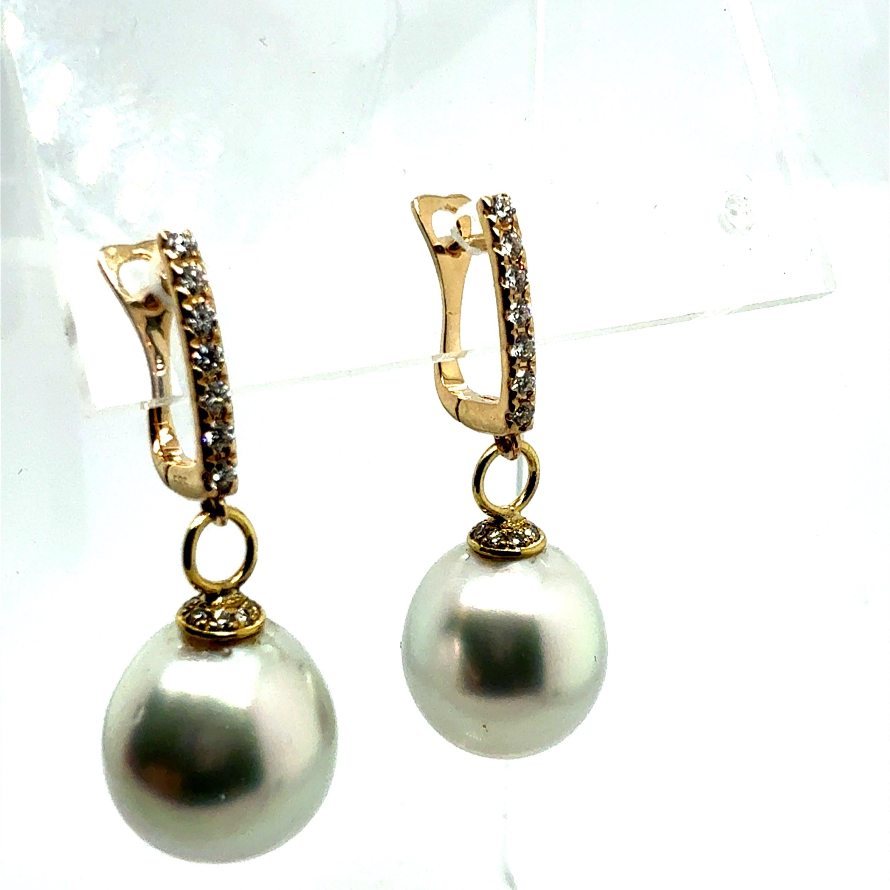 Moderne Gold .35 Karat Naturdiamant & 12,5 mm Südseeperle Tropfenohrringe im Angebot 1