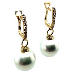 Moderne Gold .35 Karat Naturdiamant & 12,5 mm Südseeperle Tropfenohrringe