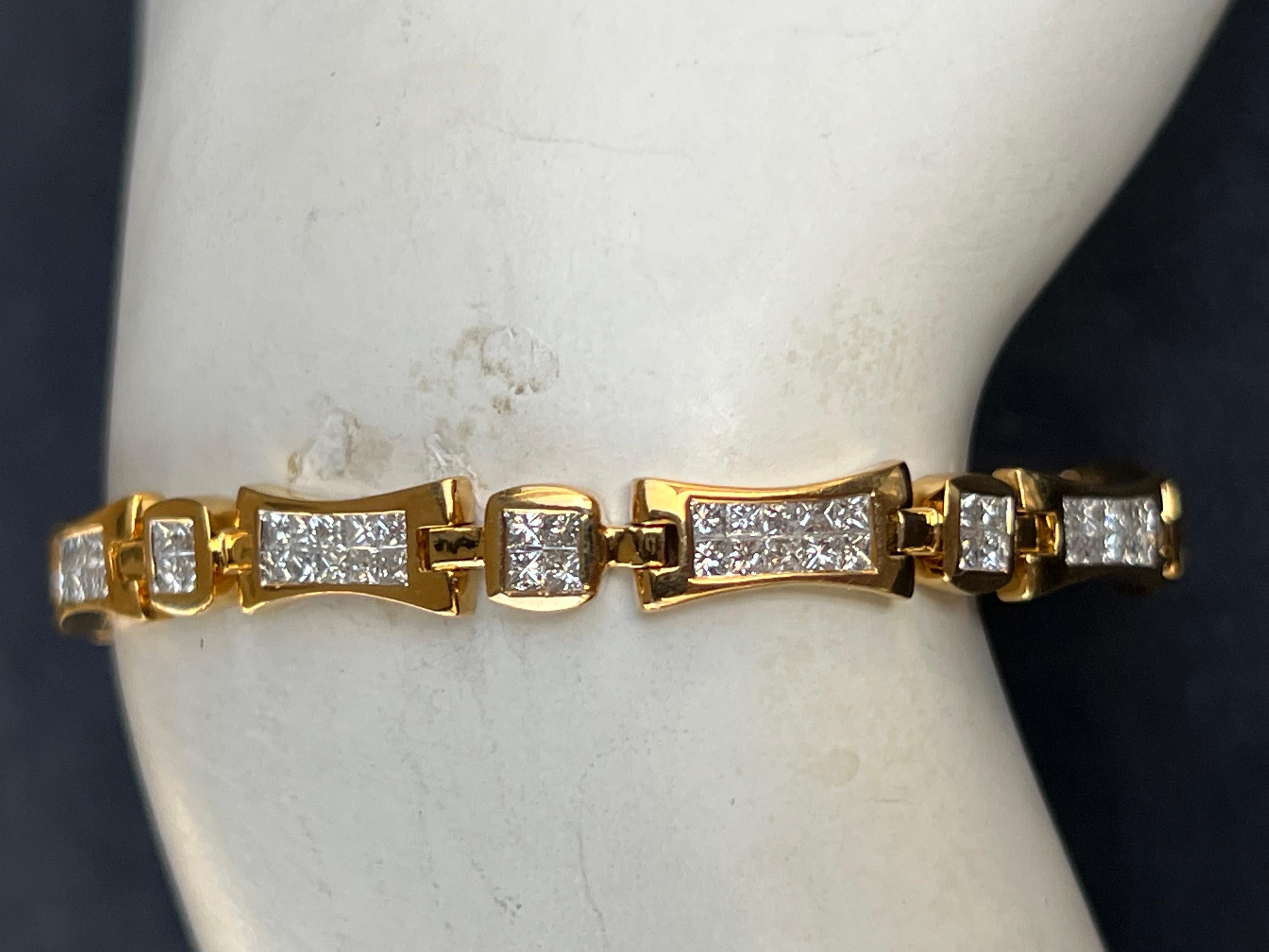 Modern Gold 3.6 Carat Natural Princess Cut Colorless Diamond Bracelet Circa 1990 In Good Condition In Los Angeles, CA
