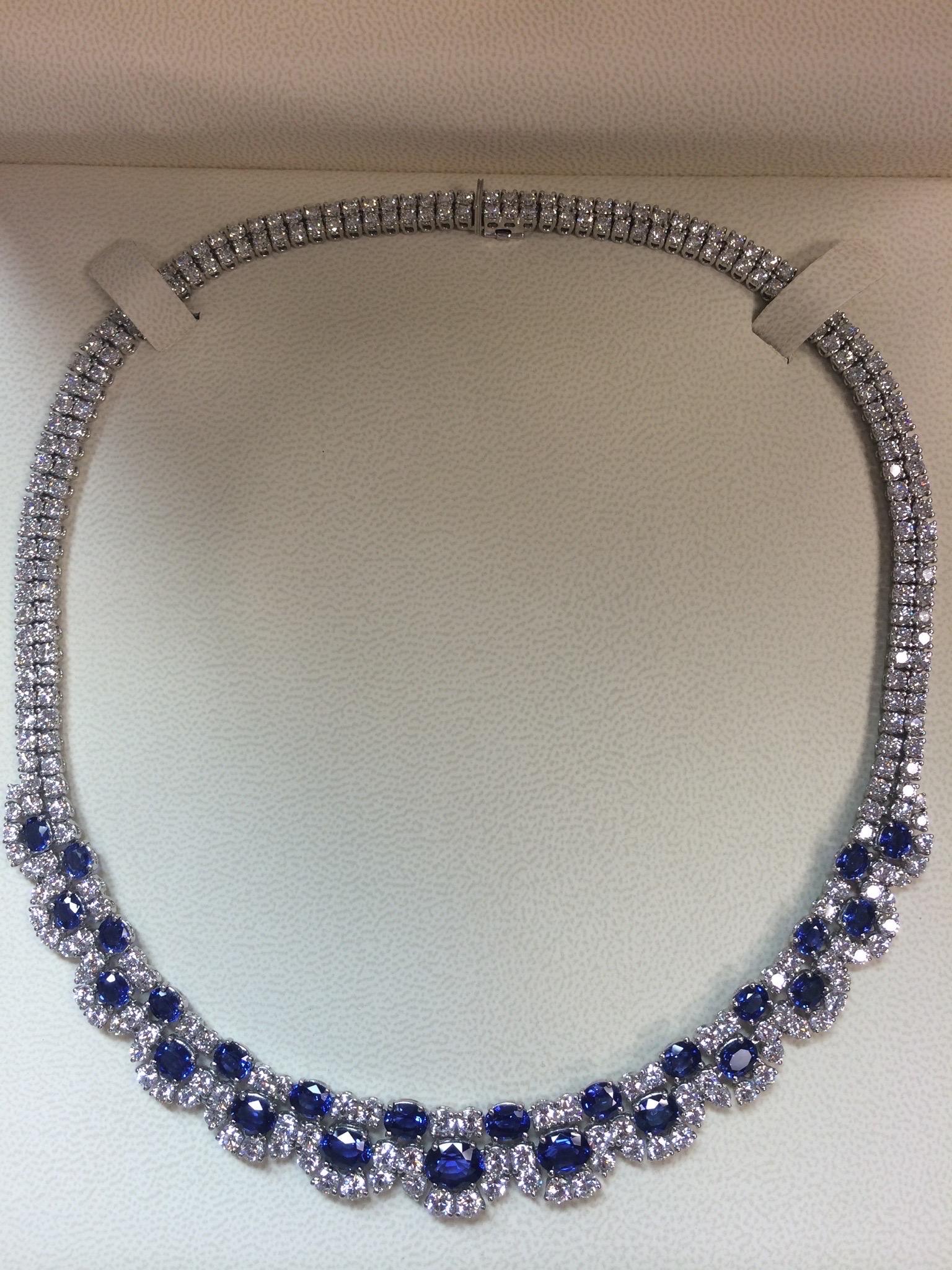 Modern Gold 37 Carat Natural Colorless Diamond & Blue Sapphire Italian Necklace For Sale 1